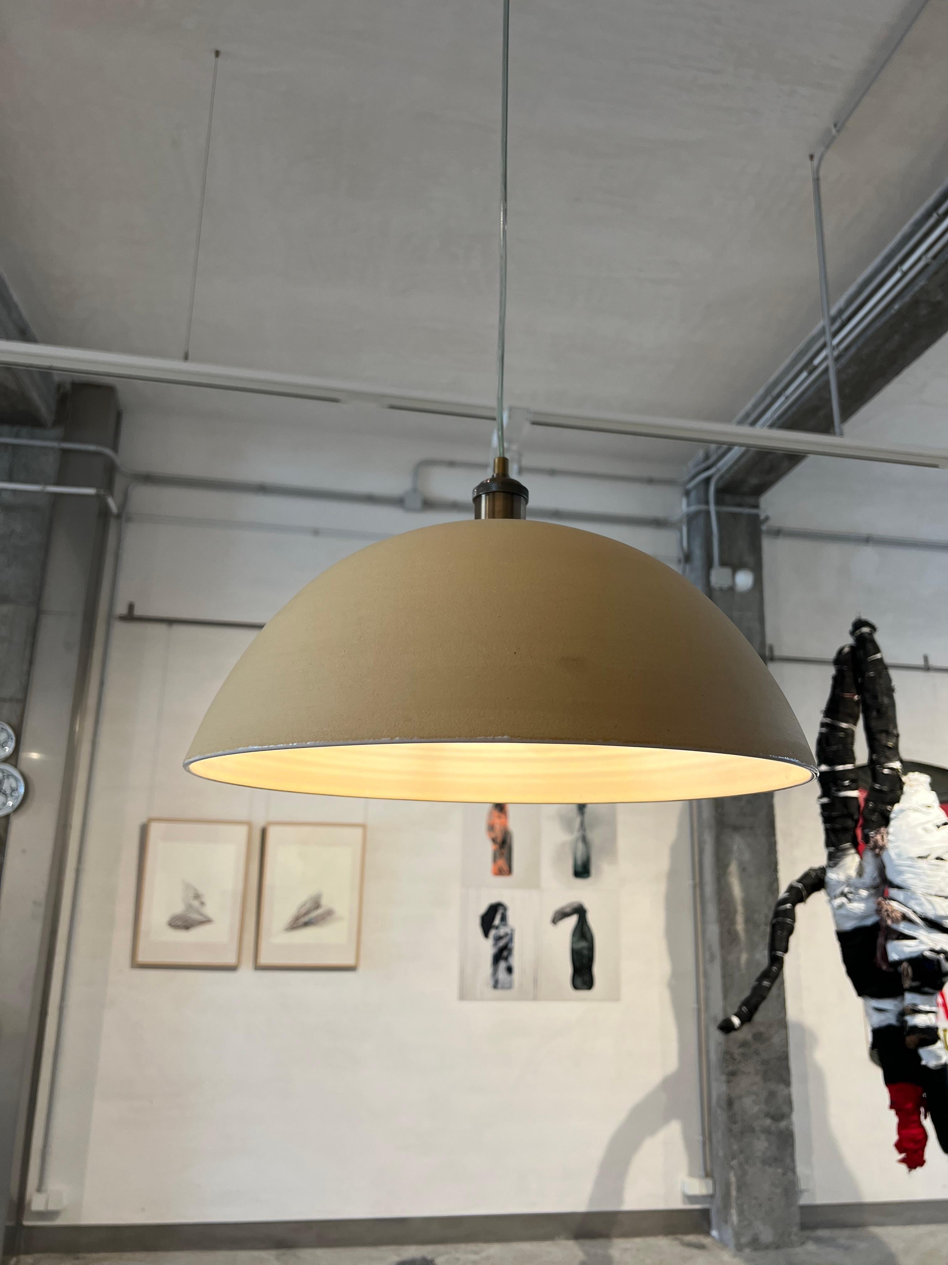 Lampe à suspension contemporaine en céramique en forme de bol, porcelaine beige Neuf - En vente à Carballo, ES