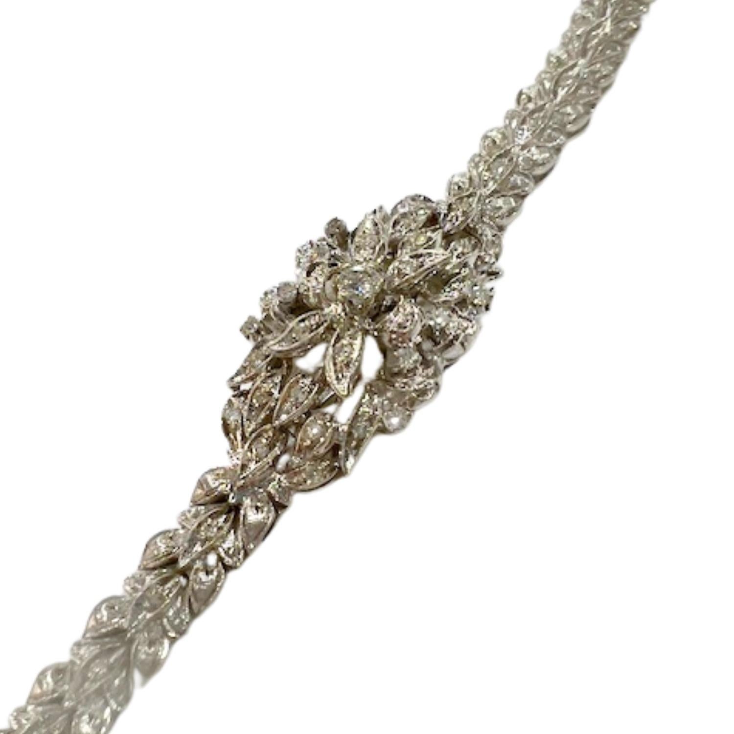 Contemporary Bracelet in retro style with Diamonds 1.40 ct in 18k Gold In Good Condition For Sale In MADRID, ES