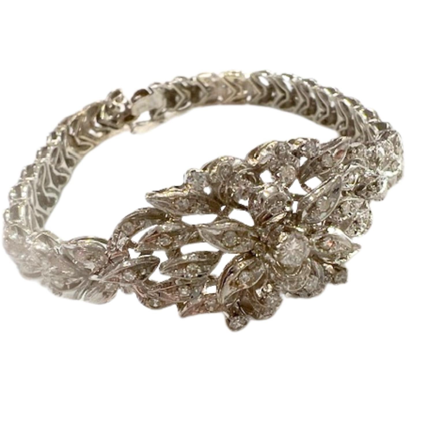 Women's Contemporary Bracelet in retro style with Diamonds 1.40 ct in 18k Gold For Sale