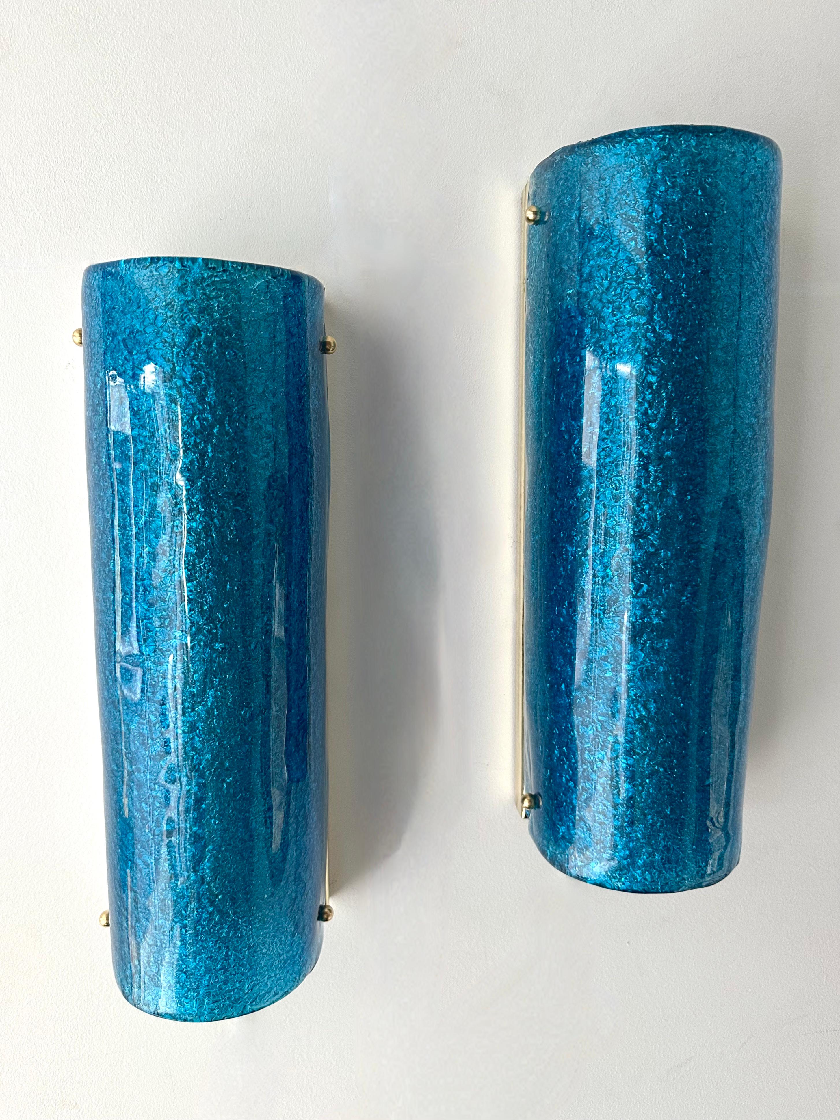 Appliques contemporaines en laiton et verre de Murano bleu, Italie en vente 2