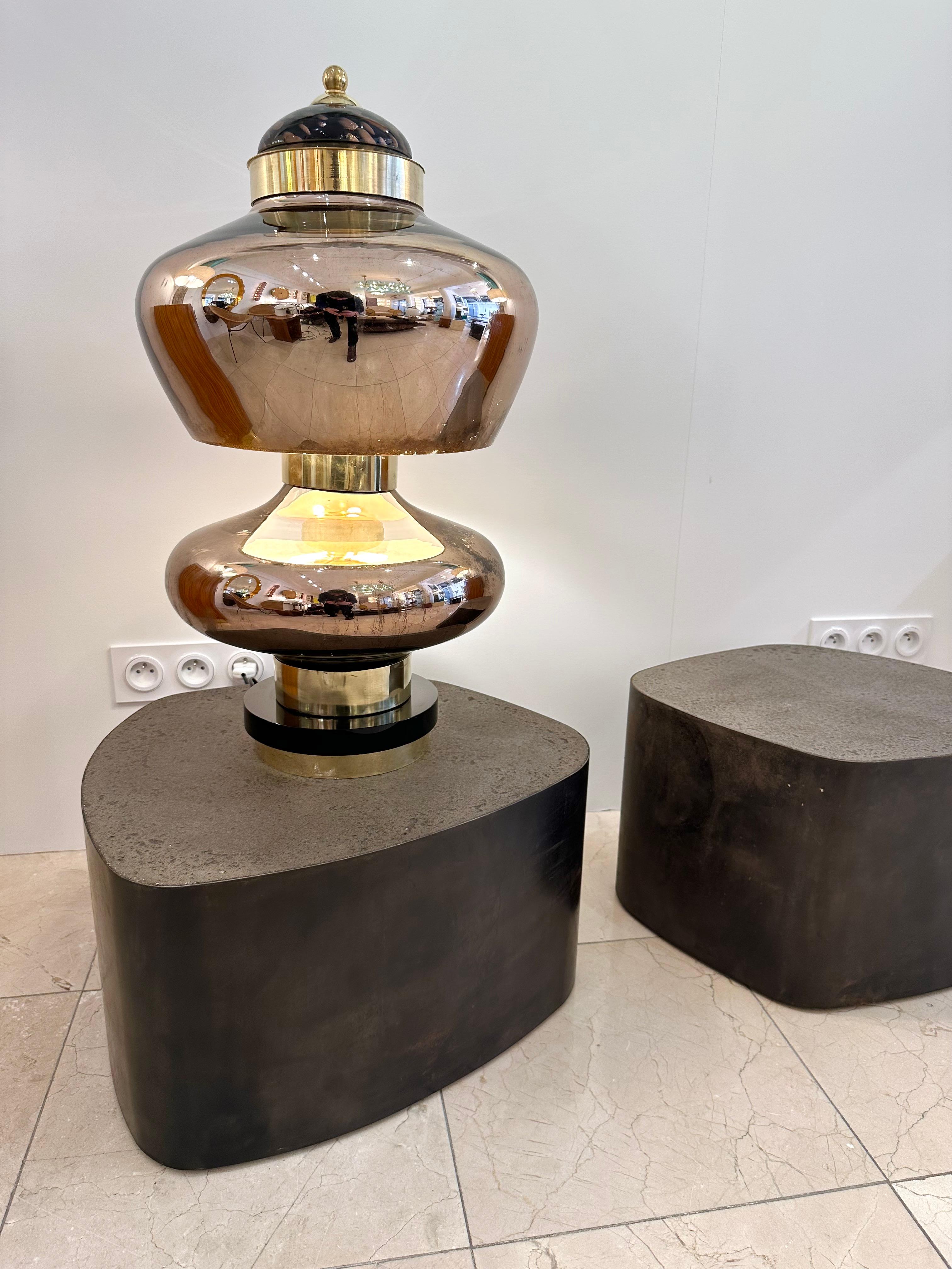 Zeitgenössische Lampe aus Messing und Gold-Muranoglas, Italien (Moderne der Mitte des Jahrhunderts) im Angebot