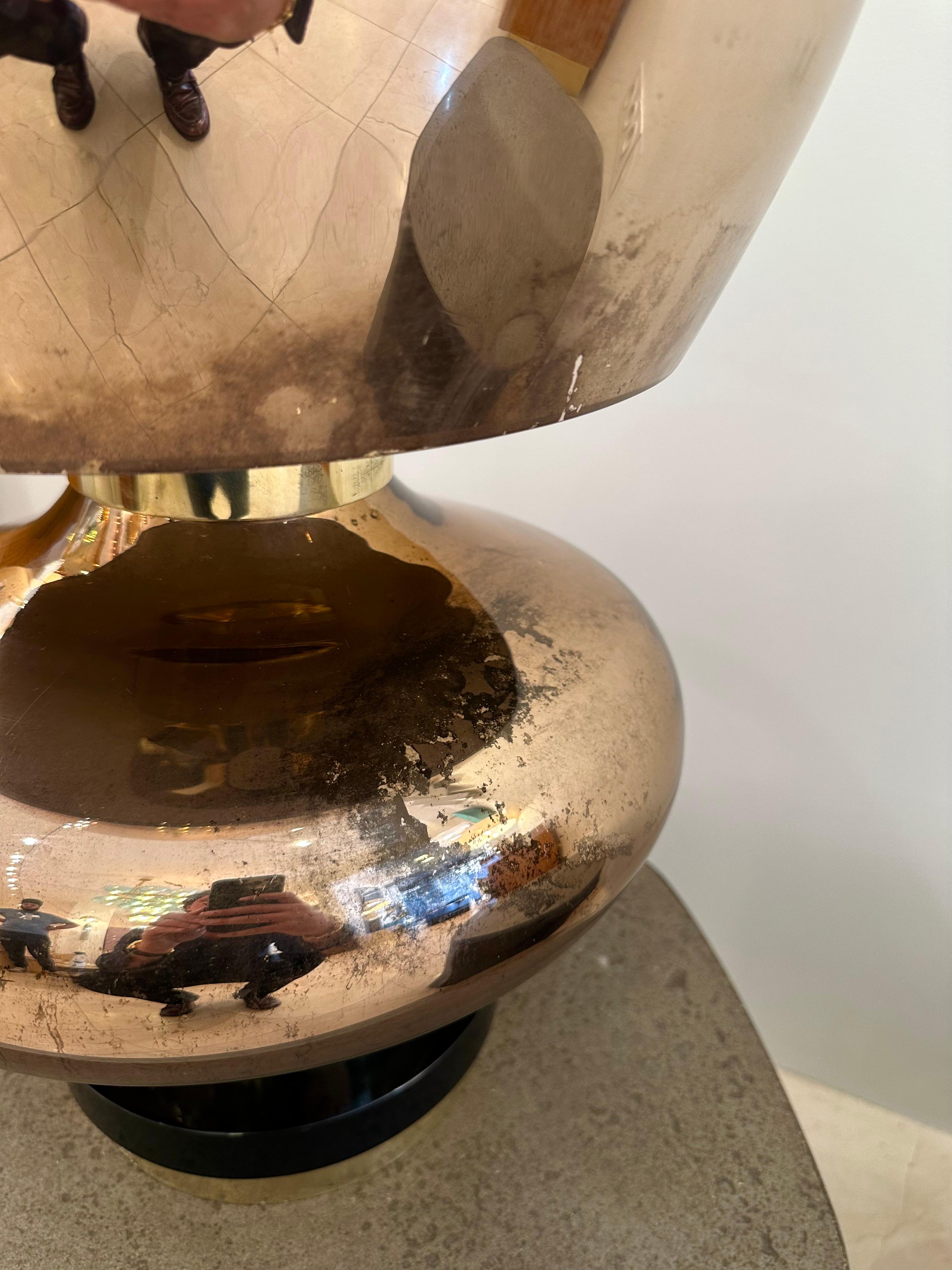 Zeitgenössische Lampe aus Messing und Gold-Muranoglas, Italien im Zustand „Gut“ im Angebot in SAINT-OUEN, FR