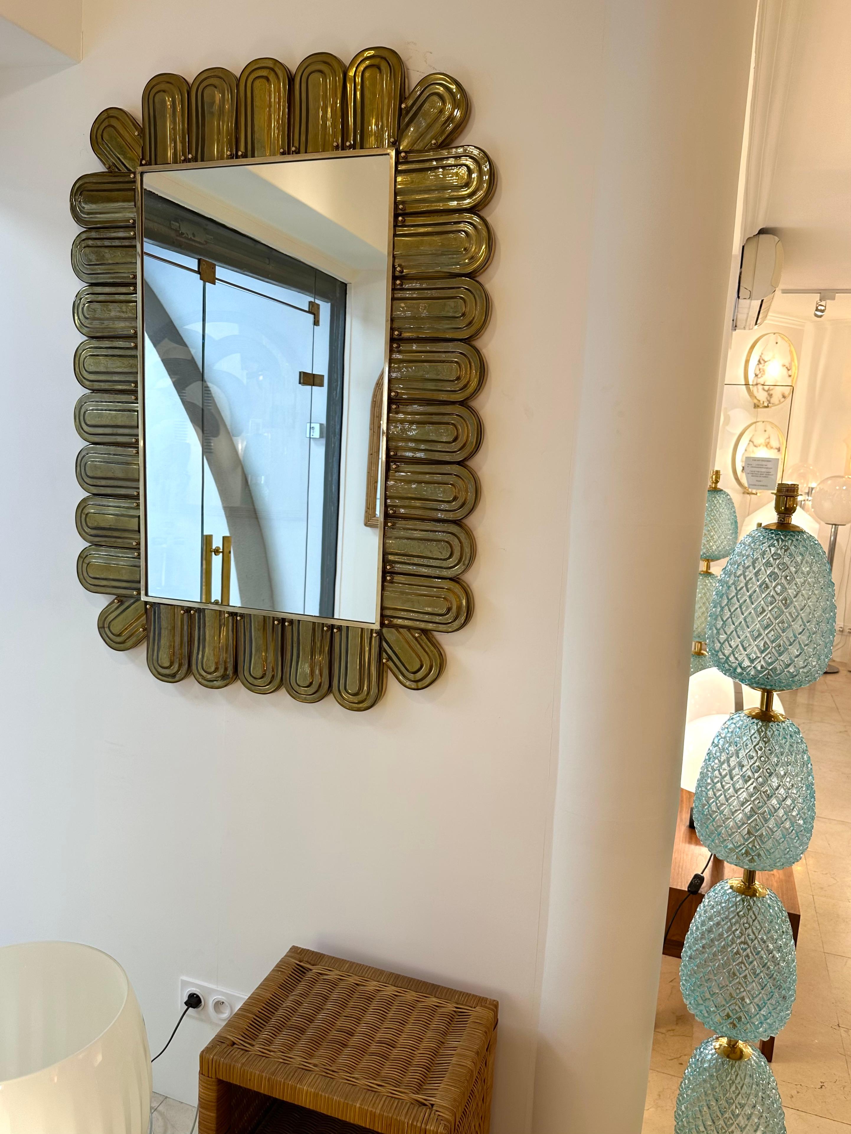 Miroir contemporain en laiton et verre de Murano, Italie en vente 3