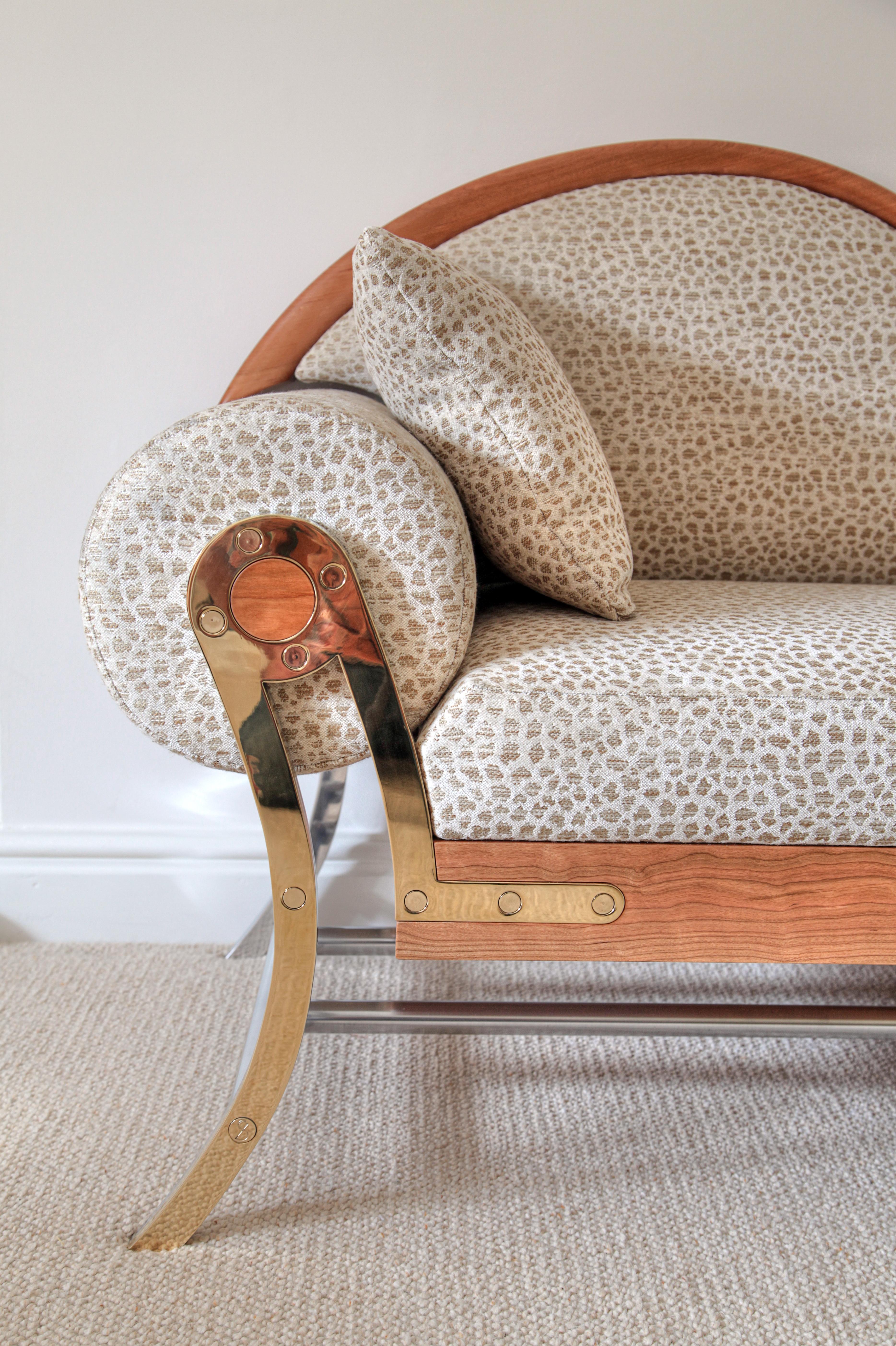 Chaise longue de luxe contemporaine en laiton et tapissée Neuf - En vente à Loddiswell, Devon