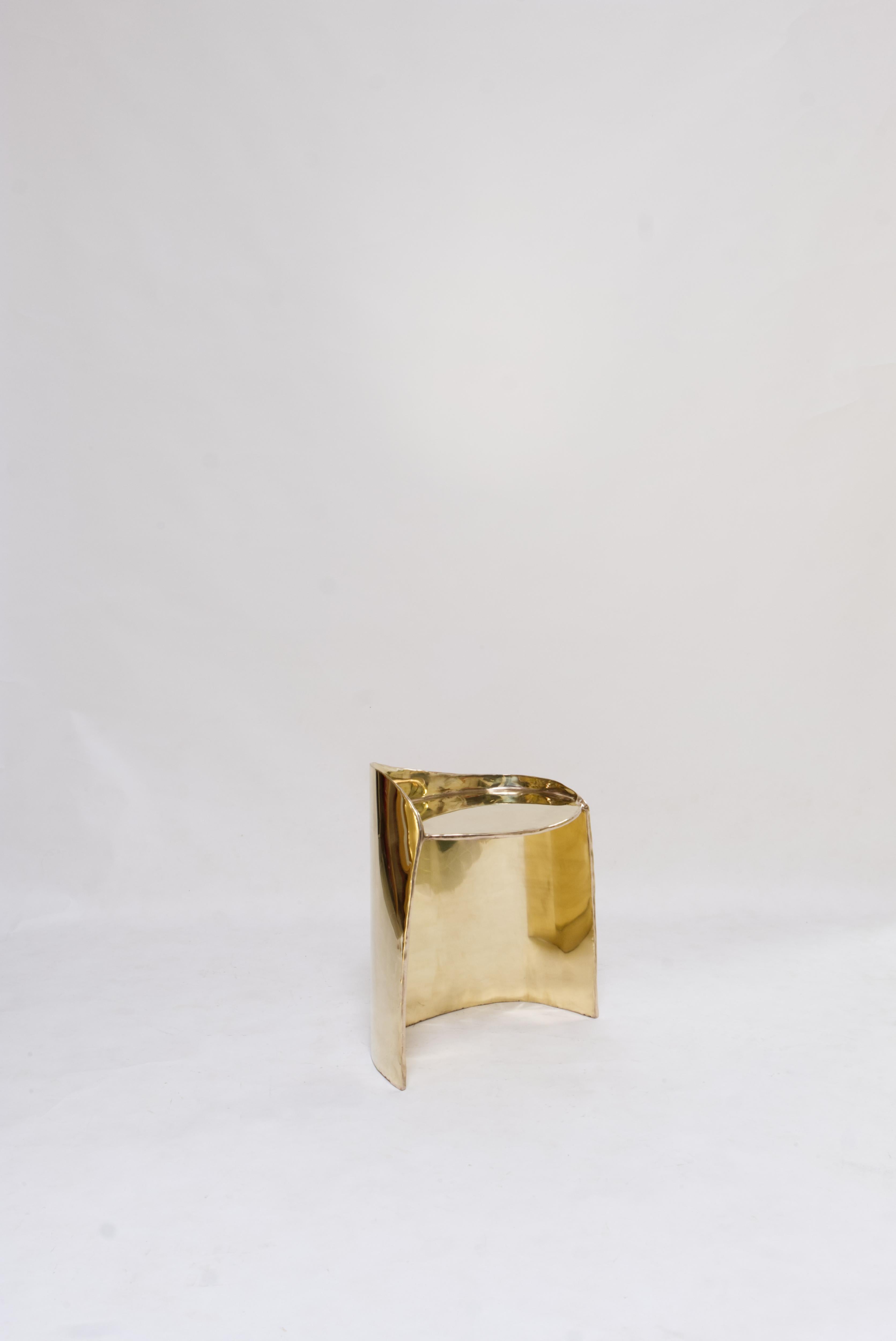 Contemporary brass Calle stool with organic shape For Sale 6