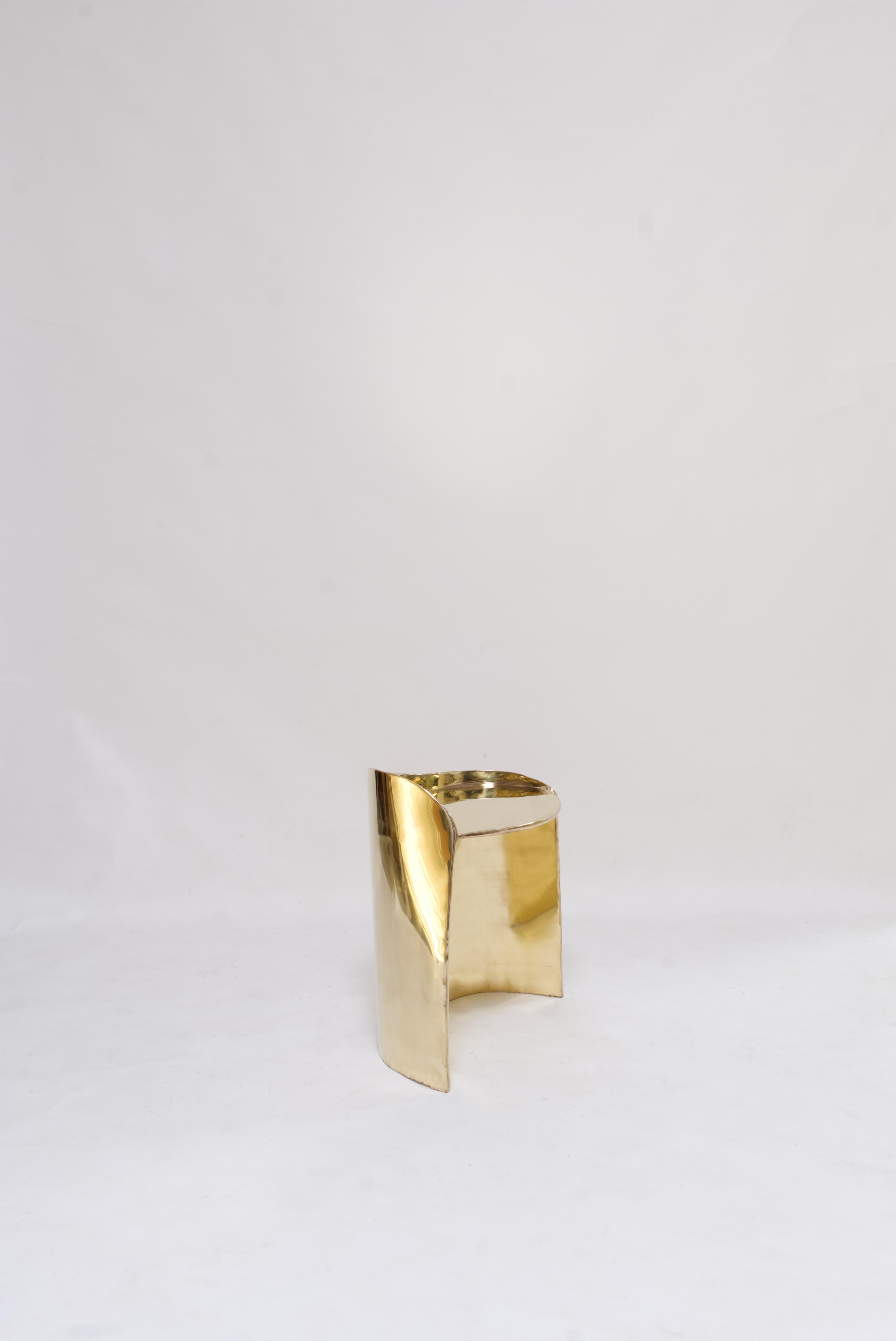 Contemporary brass Calle stool with organic shape For Sale 7