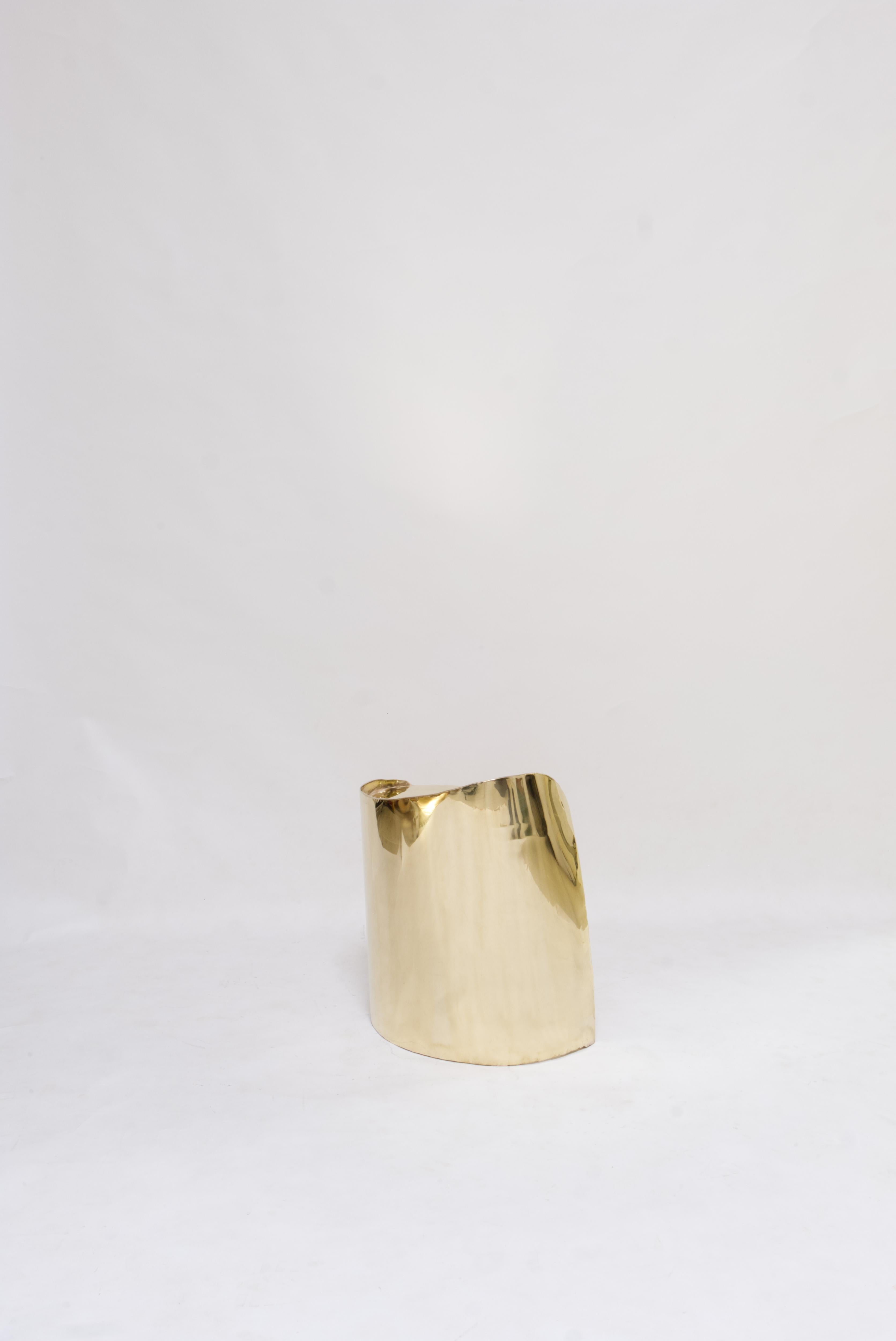 Contemporary brass Calle stool with organic shape For Sale 9
