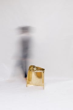 Sgabello Contemporary Calle in ottone dalla forma organica