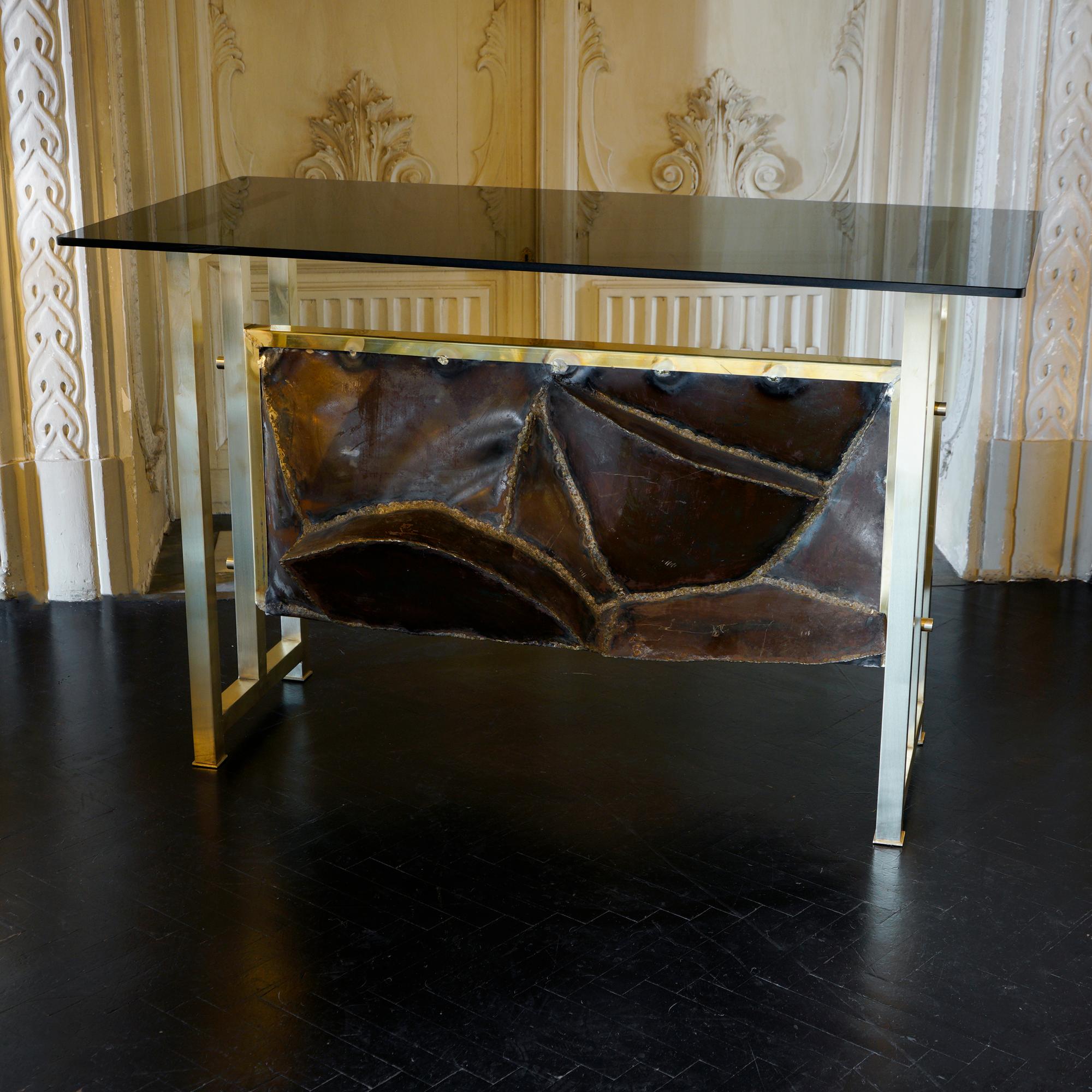 Contemporary Brass Console with 1970s Aluminum Frieze, Glass Top, Italy, 2019 For Sale 1