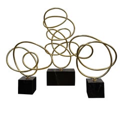 Sculpture de forme libre en forme de ruban fin en laiton, Indonésie, Contemporary
