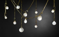 Pendente contemporaneo in ottone, Nephentes Cordon/Tendril di Christopher Boots