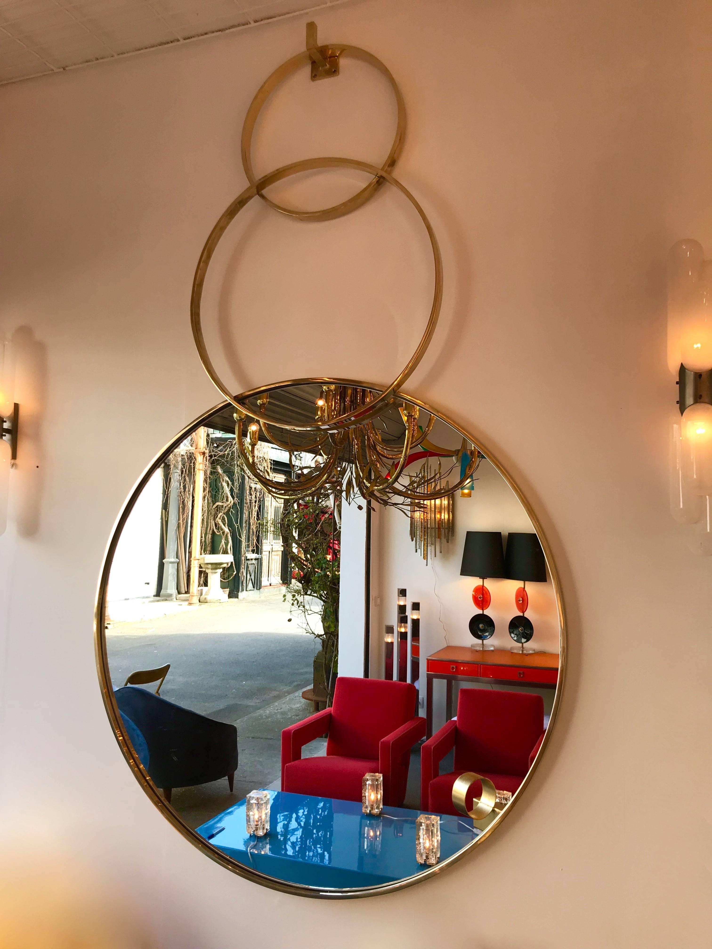 wall mirror three circles, full brass. Really nice massive wall hook to hang the mirror. Small exclusive italian artisanal workshop. Edition of five exemplary. Great manufacturing quality.