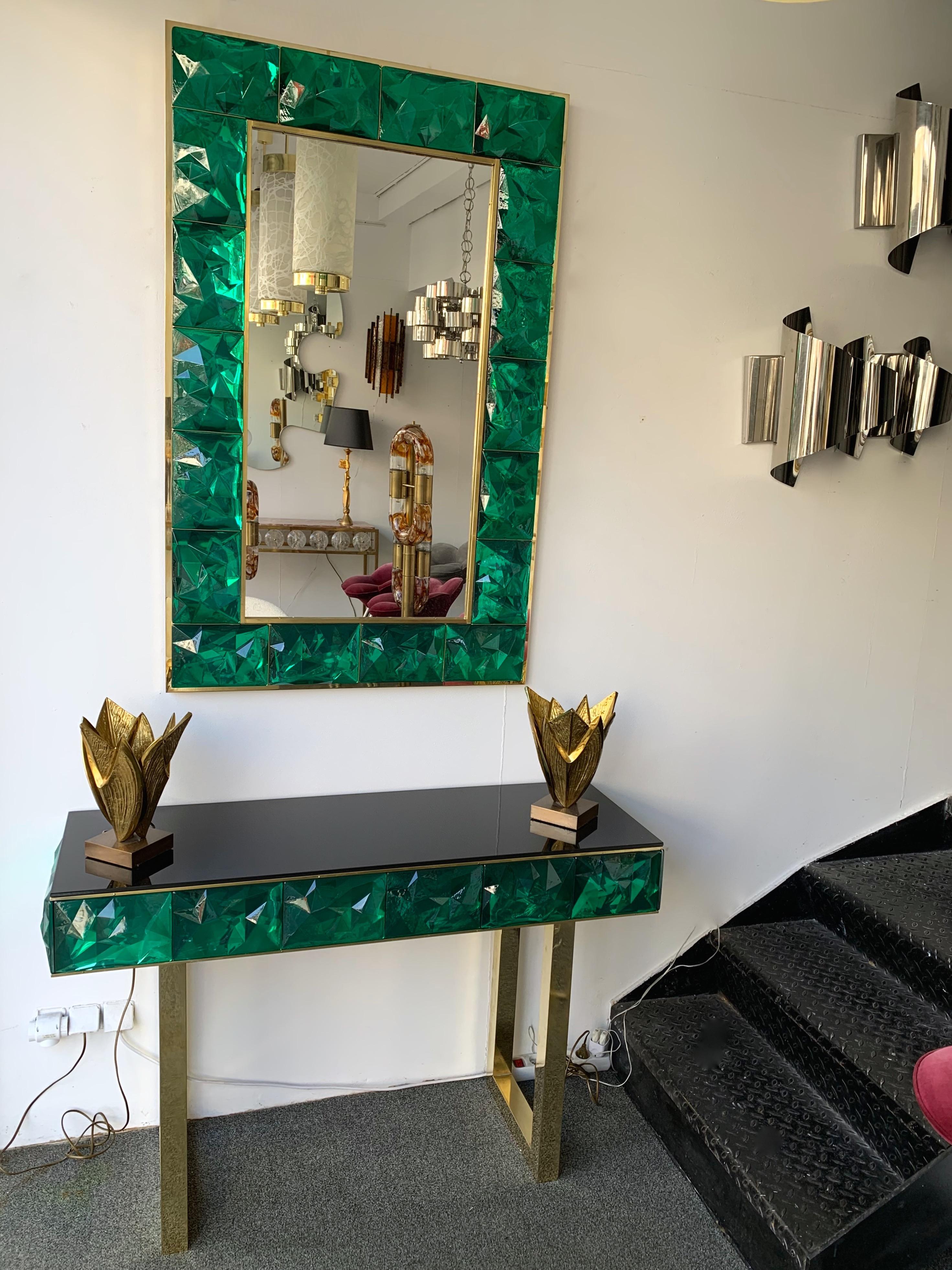 Zeitgenössischer Spiegel aus Messing und Muranoglas, Italien im Zustand „Neu“ im Angebot in SAINT-OUEN, FR