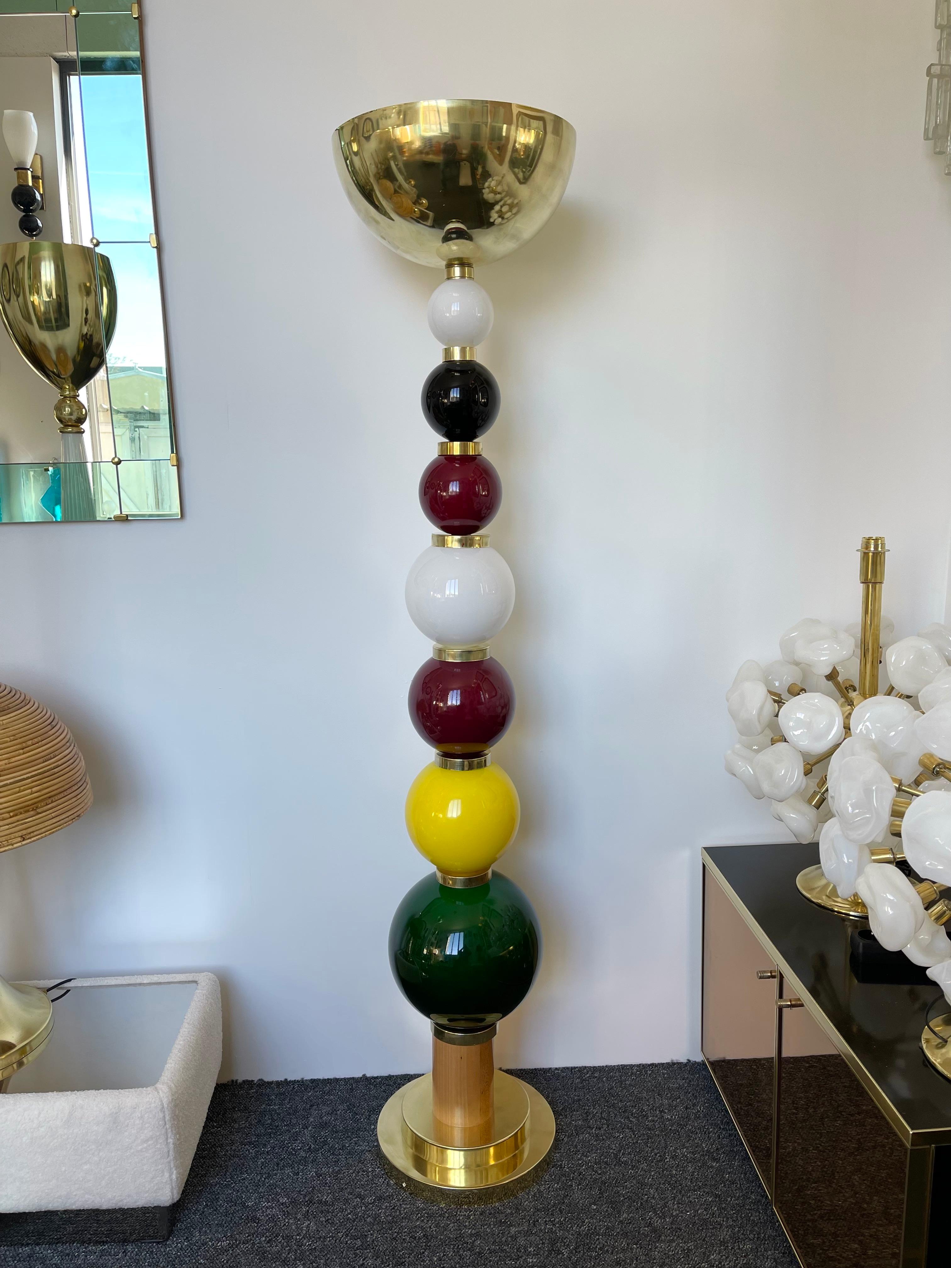 Zeitgenössische Atomo-Kugel-Stehlampe aus Messing und Muranoglas, Italien im Zustand „Neu“ im Angebot in SAINT-OUEN, FR