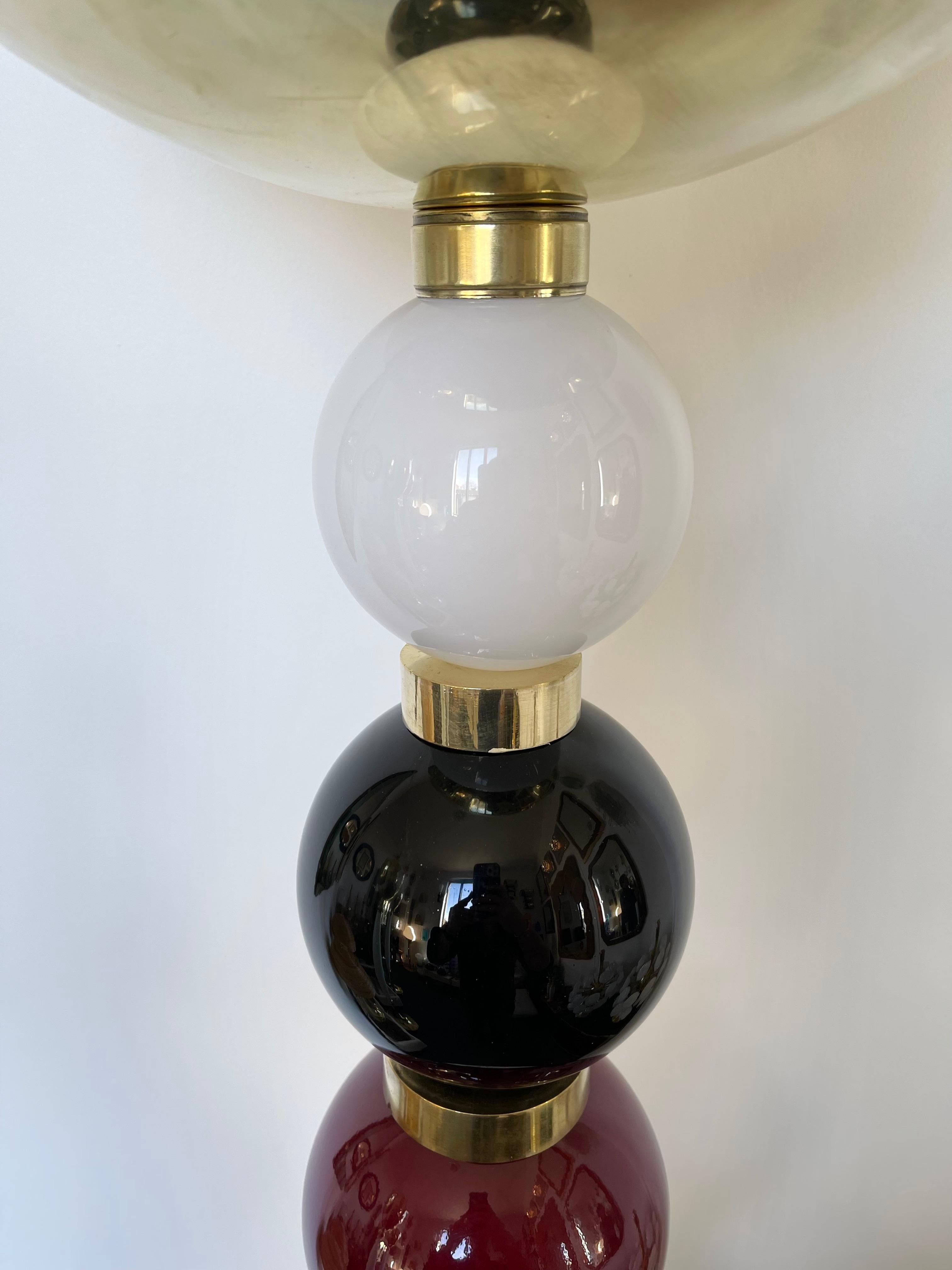 Zeitgenössische Atomo-Kugel-Stehlampe aus Messing und Muranoglas, Italien im Angebot 3