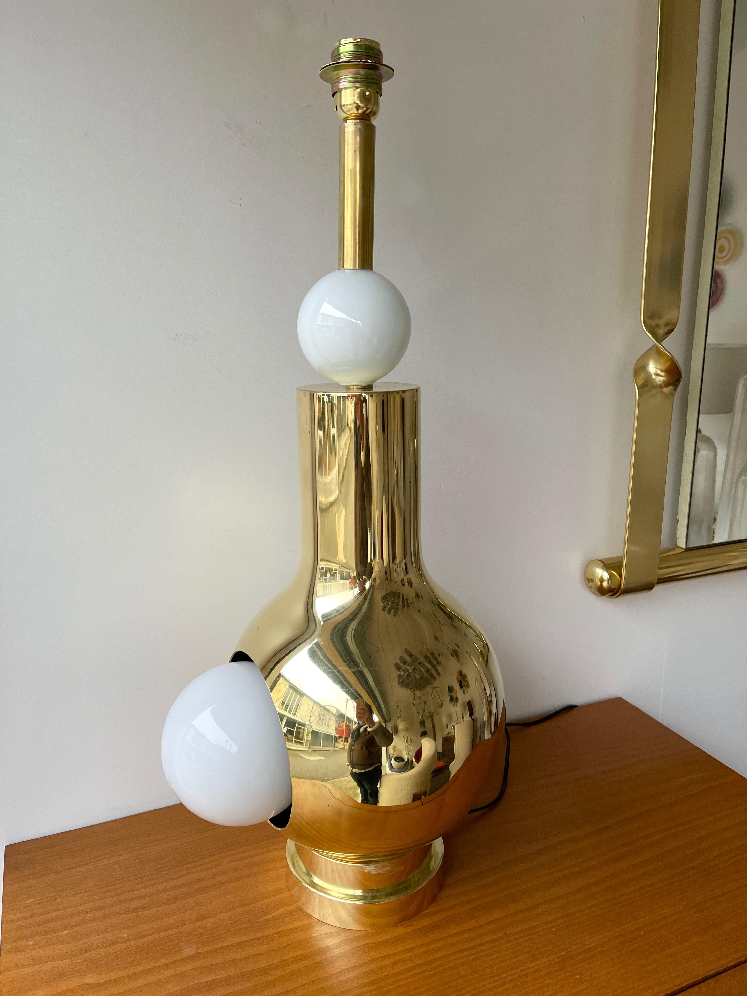 Contemporary Brass Pair of Eyes Ball Lamps, Italy For Sale 7