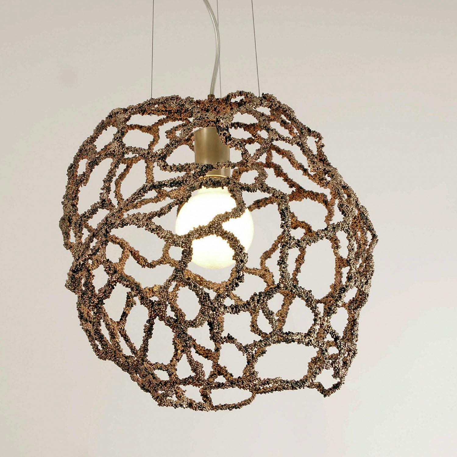 Moderne Lampe suspendue contemporaine en laiton, lampe suspendue Core par Johannes Hemann en vente