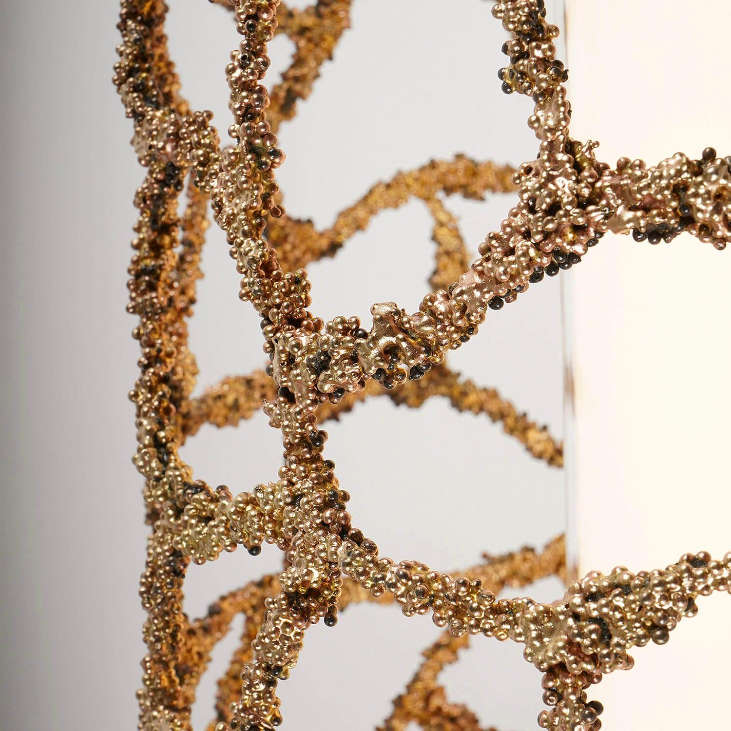Moderno Lampada a sospensione in ottone contemporanea, Core Wall Light di Johannes Hemann in vendita