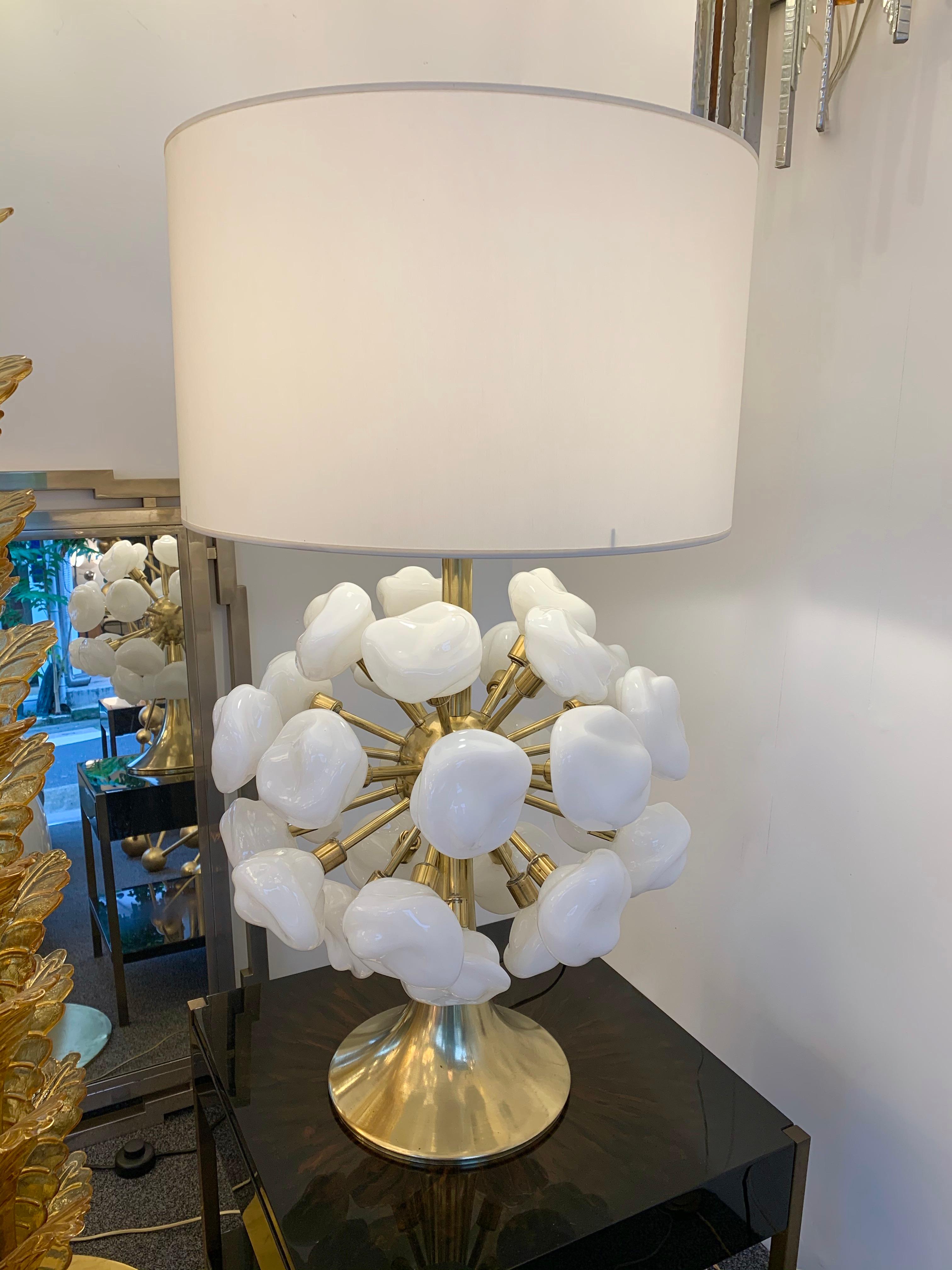 Mid-Century Modern Lampe nuage contemporaine en laiton, Spoutnik, verre de Murano, Italie en vente