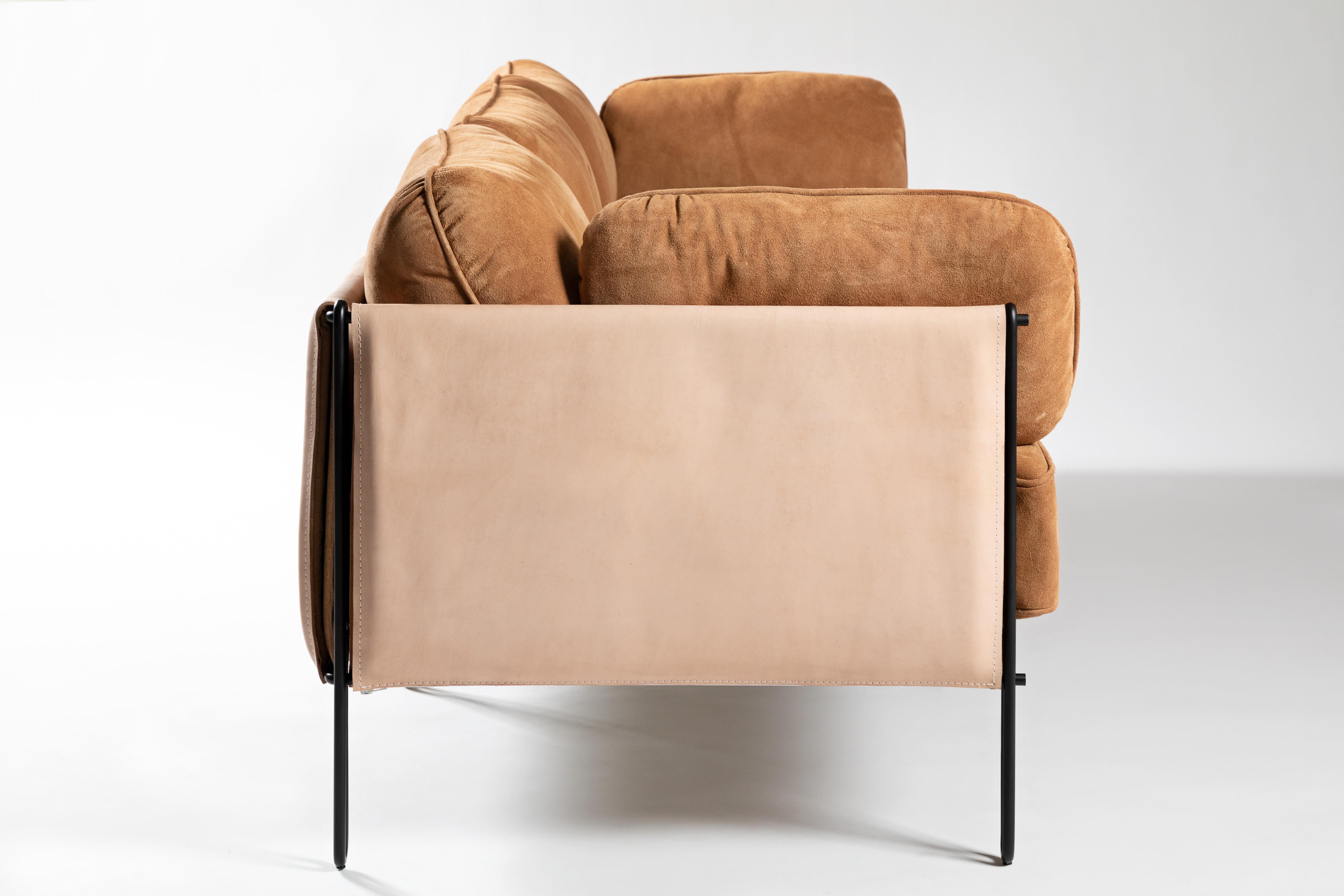 Minimalistisches brasilianisches Sofa „Sonia“ von Samuel Lamas (Gemalt) im Angebot