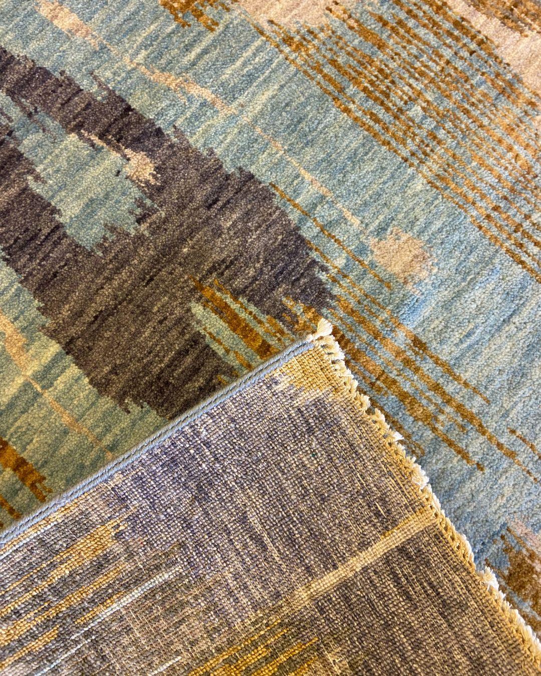 Tapis contemporain en laine Ikat indien brillant bleu, or, gris et crème, 4 pi x 6 pi en vente 1
