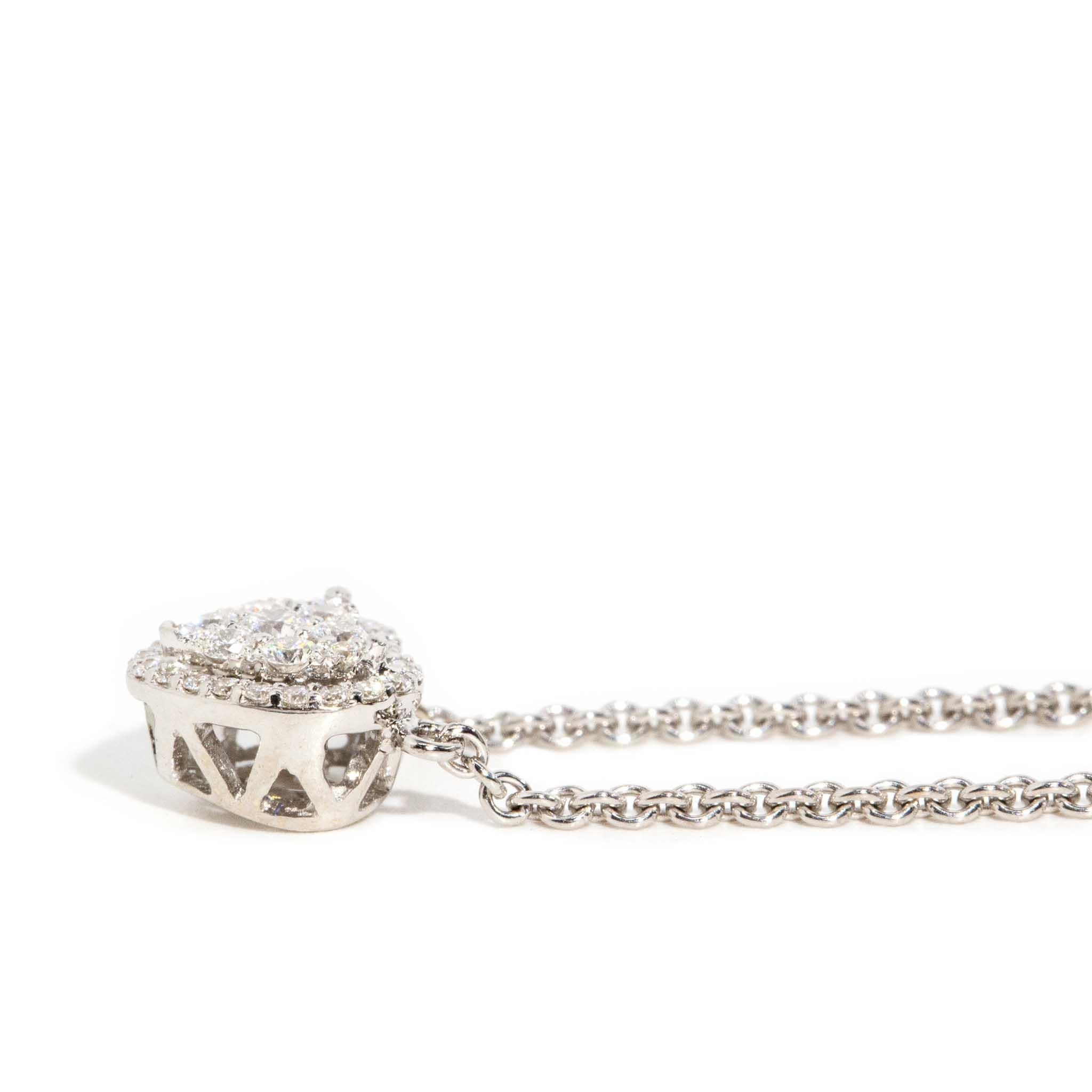 Contemporary Brilliant Diamond Heart Pendant & Cable Chain 18 Carat White Gold In Good Condition For Sale In Hamilton, AU