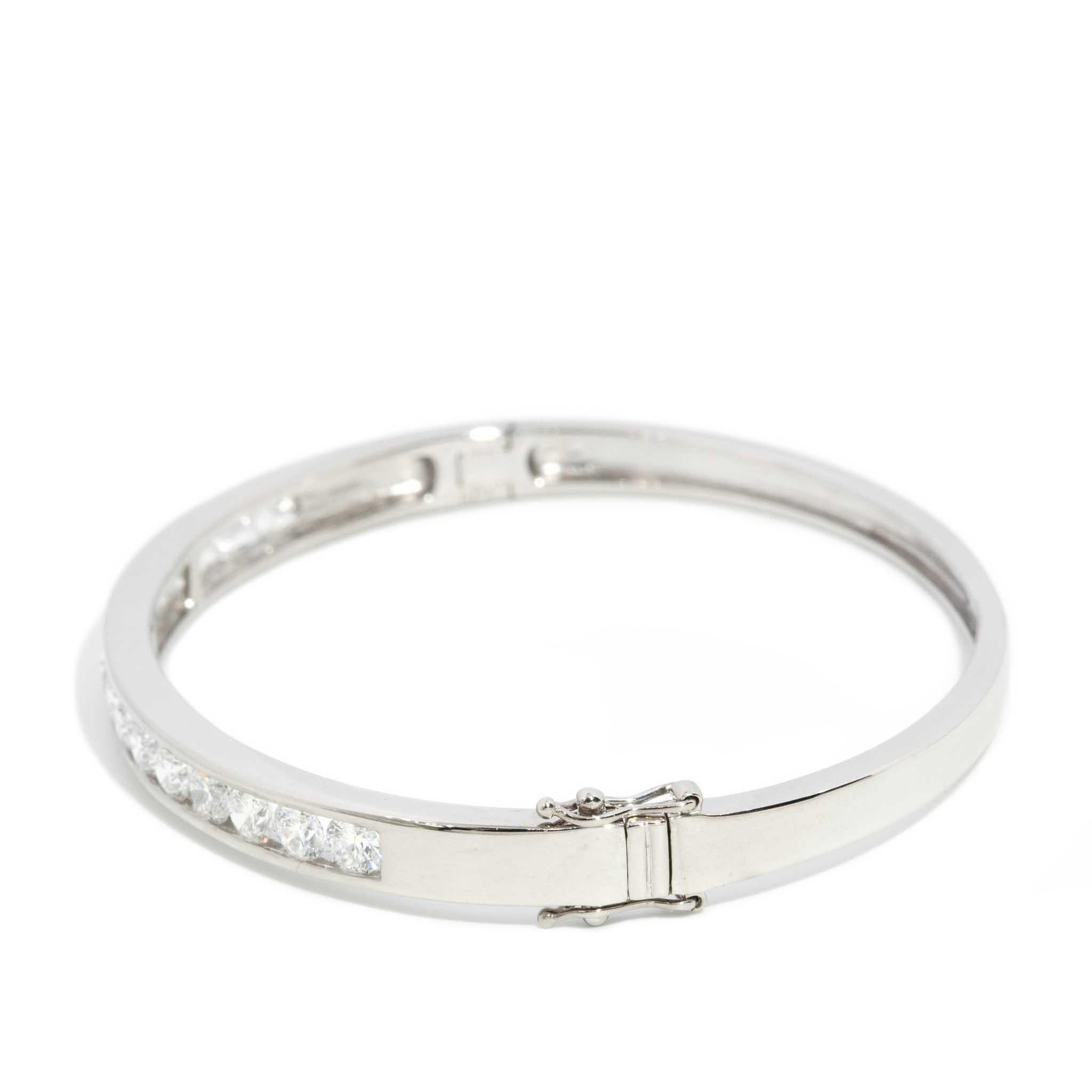 Bracelet à charnière en or blanc 18 carats avec diamant Brilliante Contemporary Bon état - En vente à Hamilton, AU