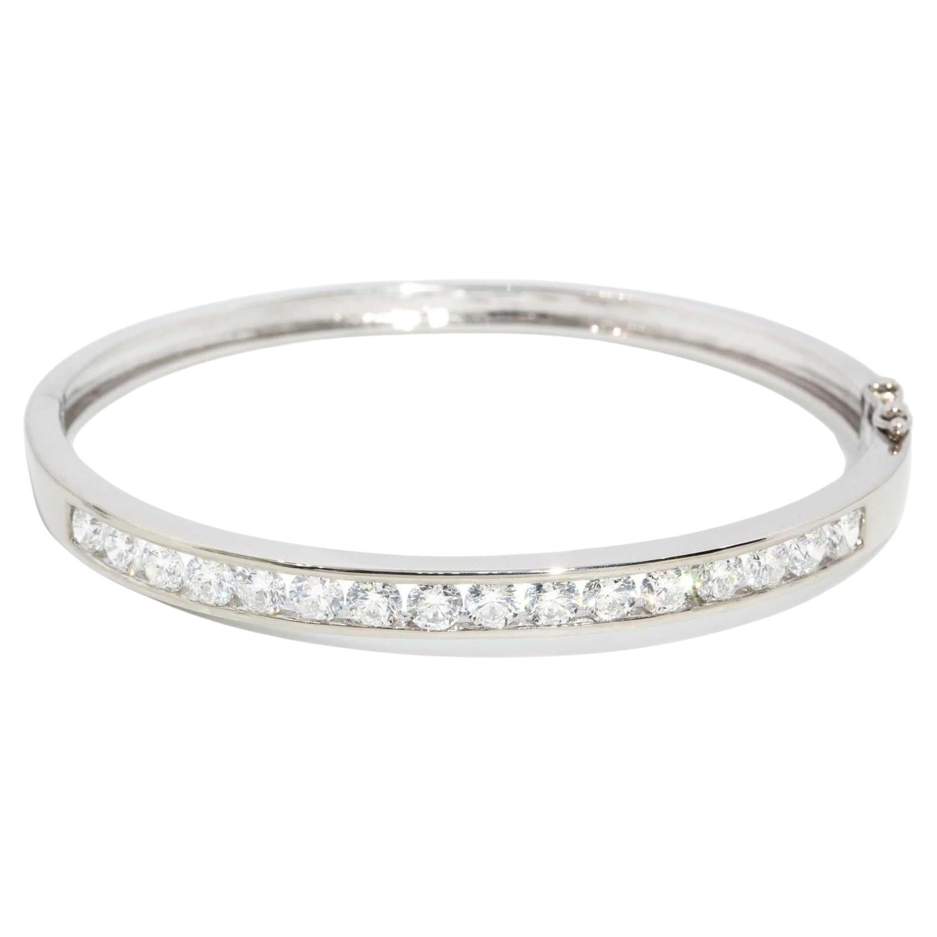 Contemporary Brilliant Diamond Hinged Bangle 18 Carat White Gold