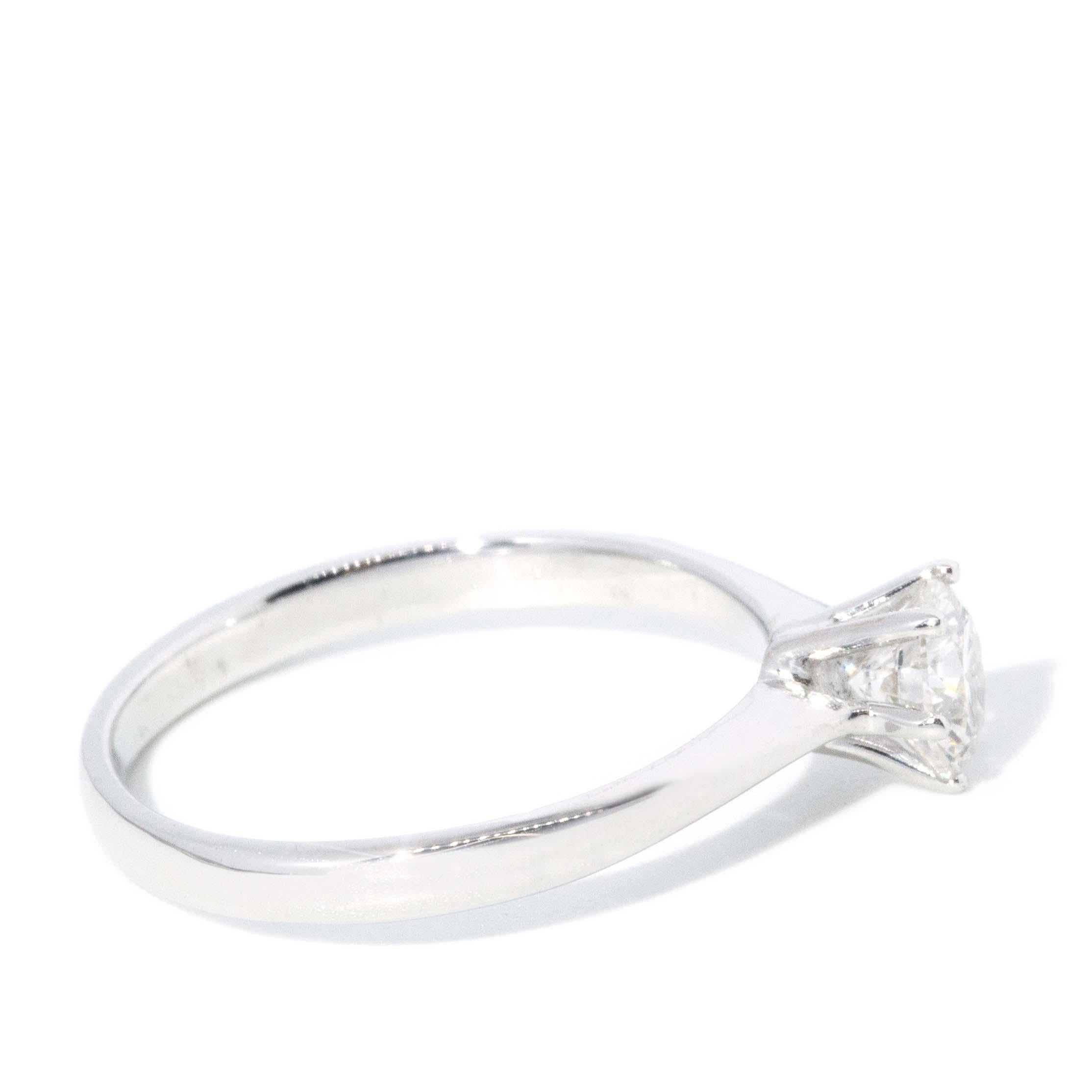 Women's or Men's Contemporary Brilliant Diamond Solitaire Ring 18 Carat White Gold For Sale
