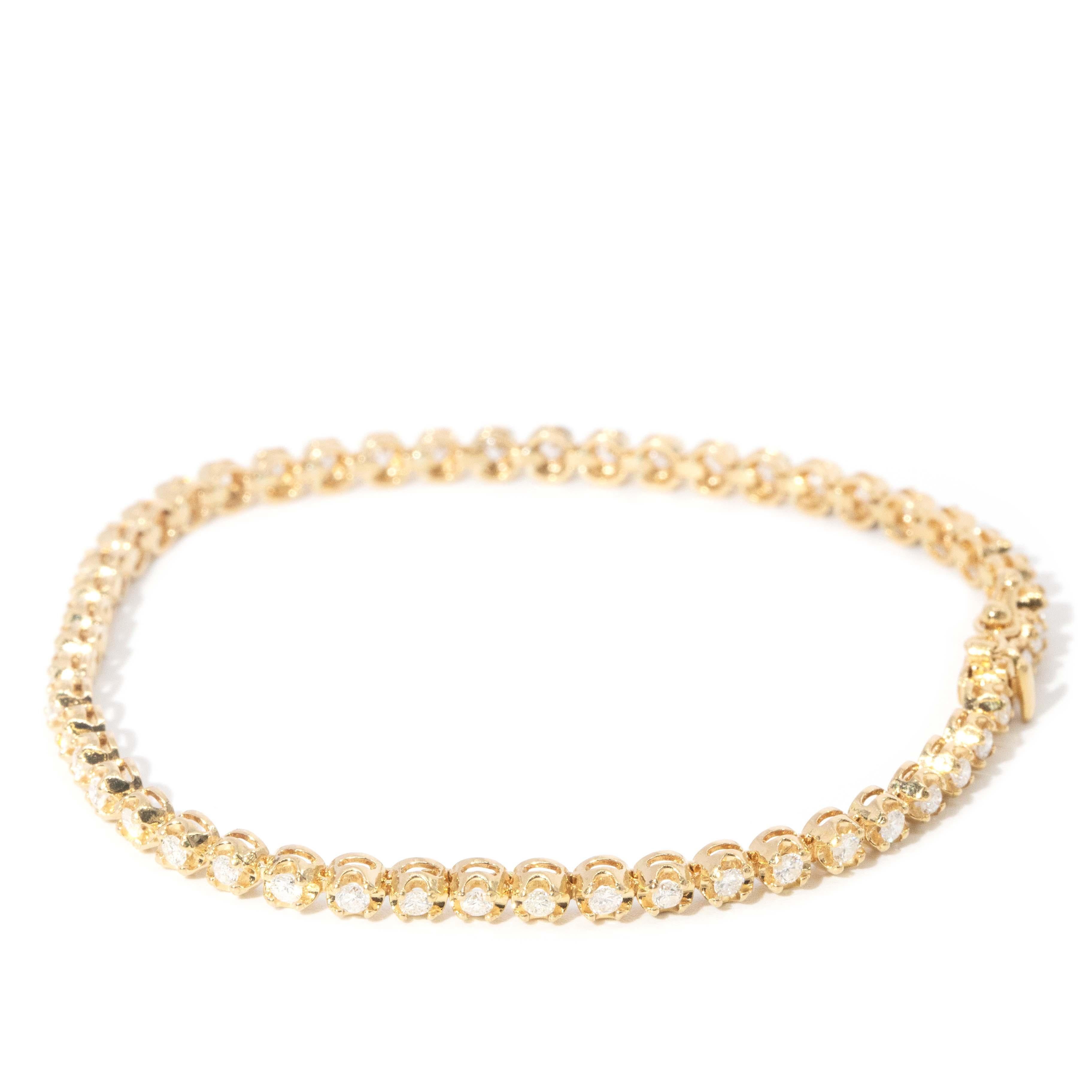 Moderno Bracciale da tennis con diamanti a brillante contemporaneo in oro giallo 18 carati in vendita