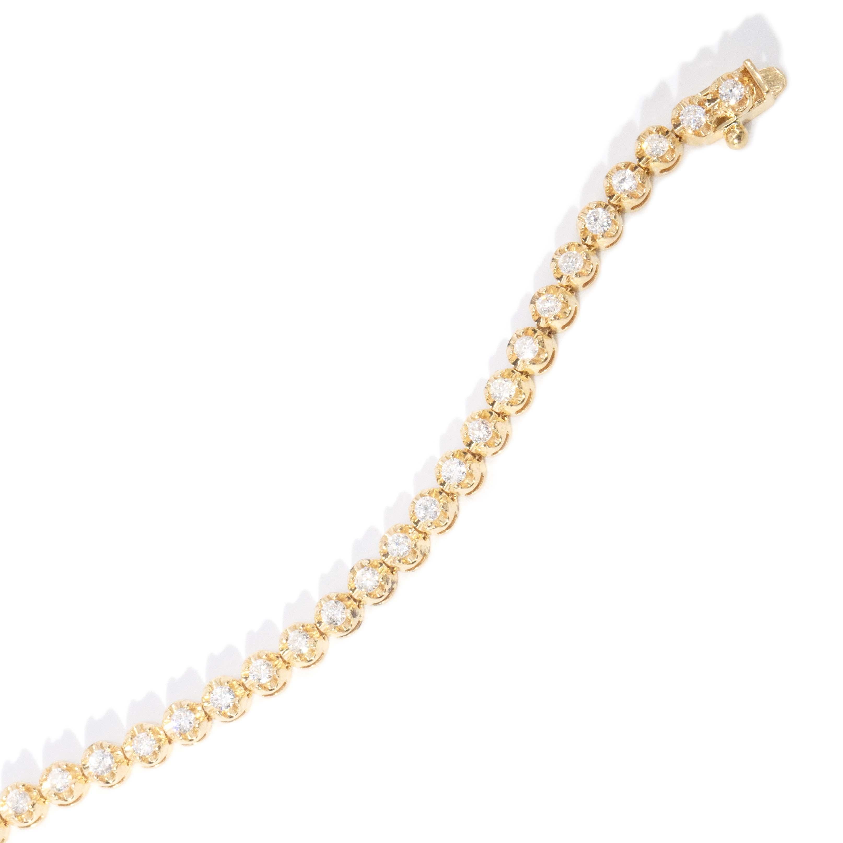 Bracciale da tennis con diamanti a brillante contemporaneo in oro giallo 18 carati in vendita 3