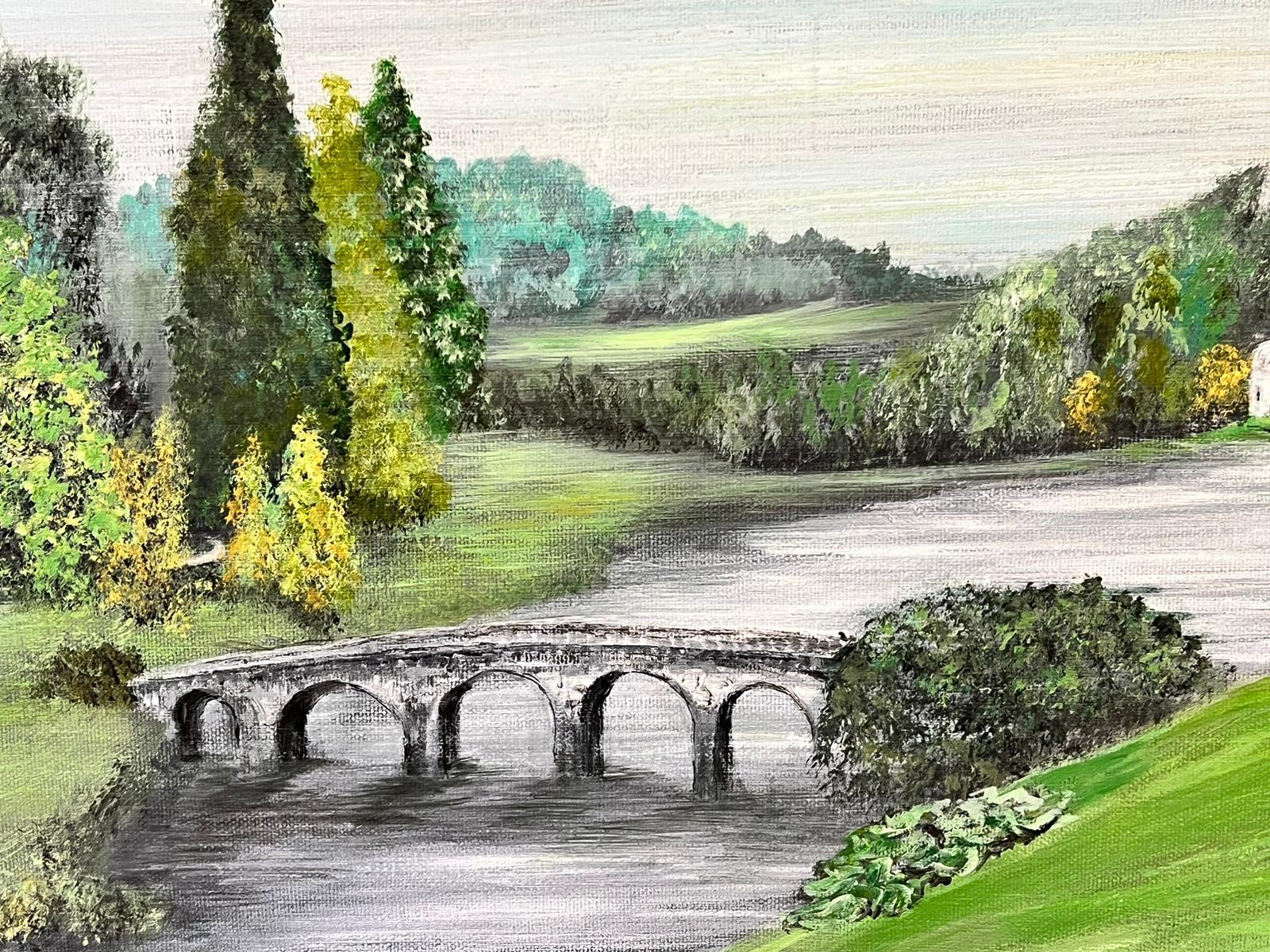 Parkland
Artista britannico contemporaneo, 21° secolo
olio su tela, senza cornice
dimensioni: 16 x 47 pollici
Questo proviene da una collezione privata di opere d'arte del Surrey, in Inghilterra. 
Il dipinto è in condizioni generali molto buone e