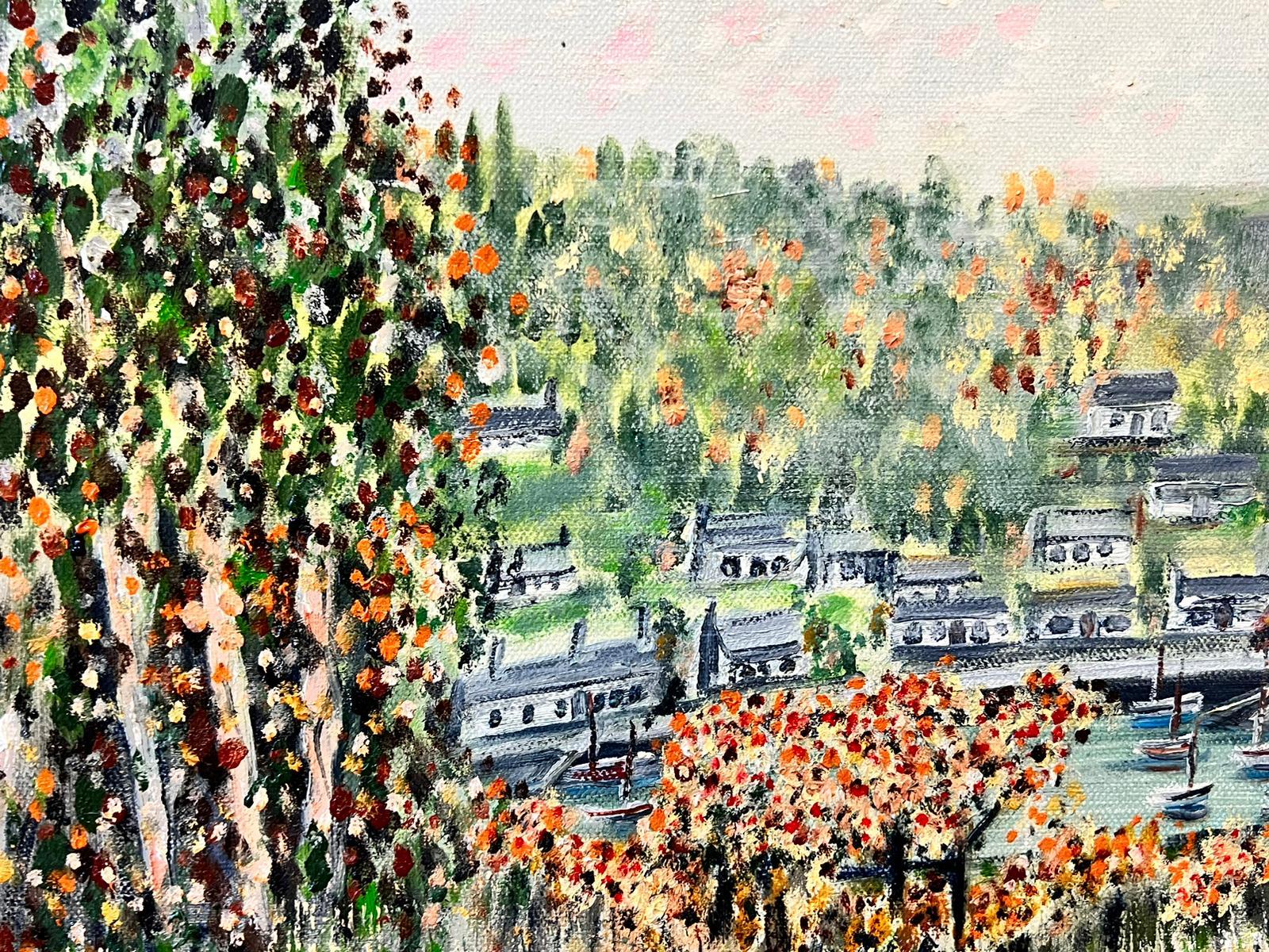 Paysage fluvial de style pointilliste avec arbres et vue éloignée de la ville en vente 1