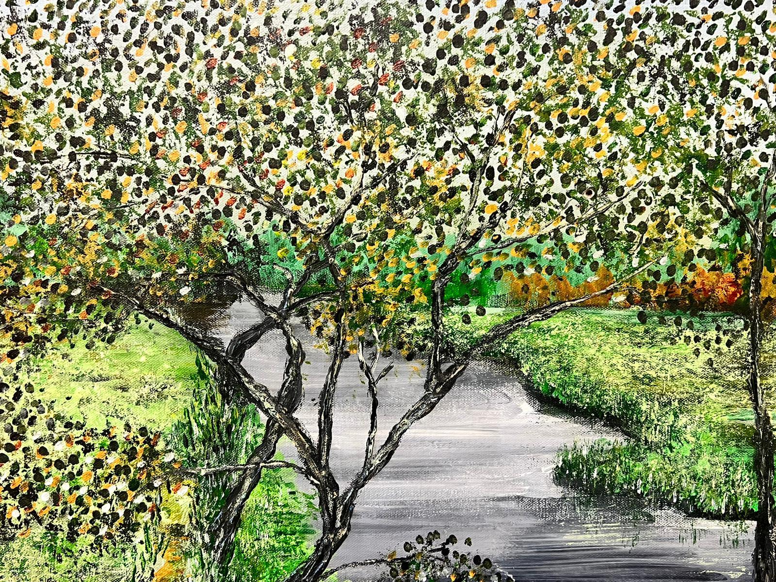 Peinture britannique moderne symboliste - Paysage fluvial avec cygne sur eau sous arbres - Gris Animal Painting par Contemporary British 