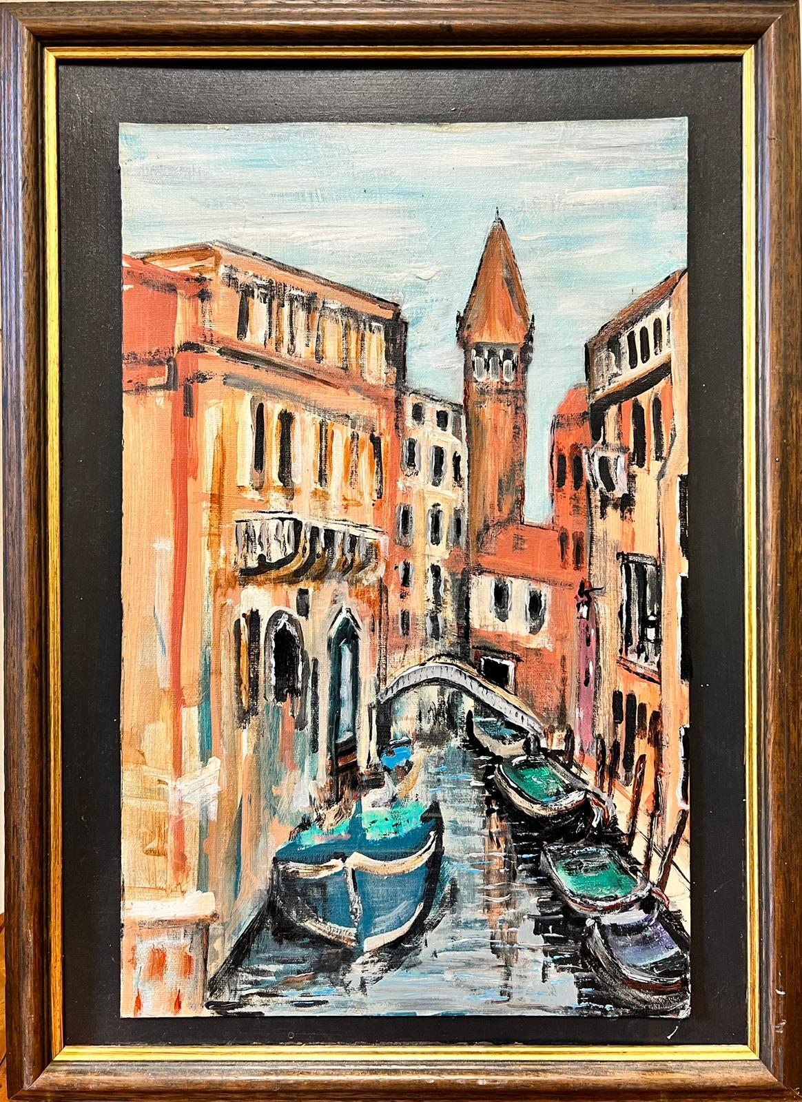 El canal veneciano Tranquilo remanso Modern British Painting - Landscape Painting Beige de Contemporary British 