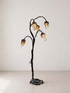 Lámpara de pie contemporánea de bronce y vidrio soplado de Emilie Lemardeley, Francia