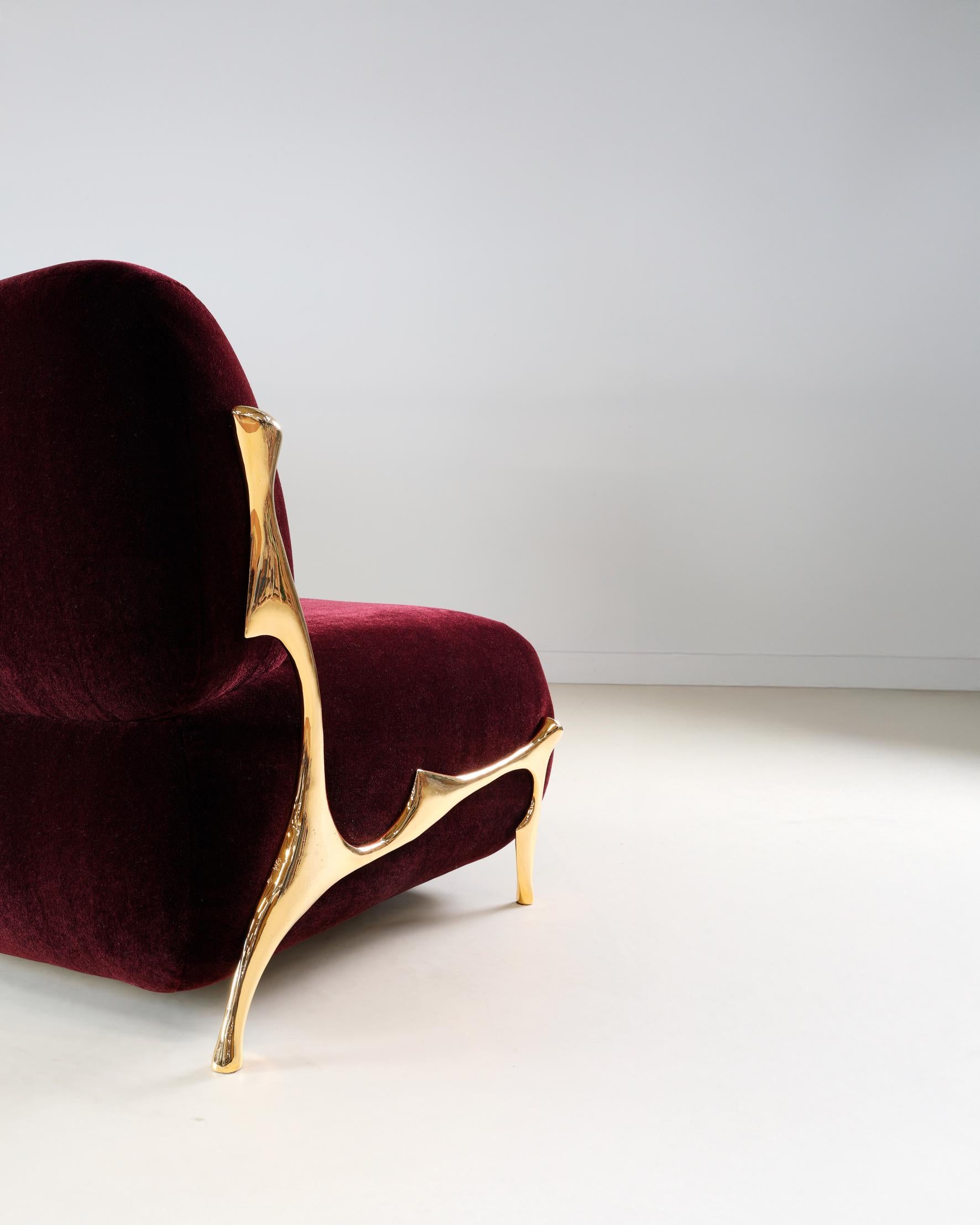 Divano curvo contemporaneo in bronzo e velluto mohair di Pierre Salagnac, Francia In condizioni Nuovo in vendita a London, GB