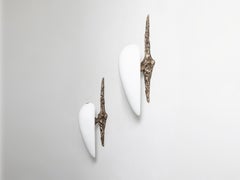 Apliques contemporáneos de bronce y porcelana de William Guillon