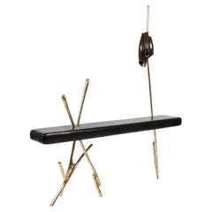 Console di illuminazione contemporanea in bronzo e quercia macchiata di Erwan Boulloud, Francia