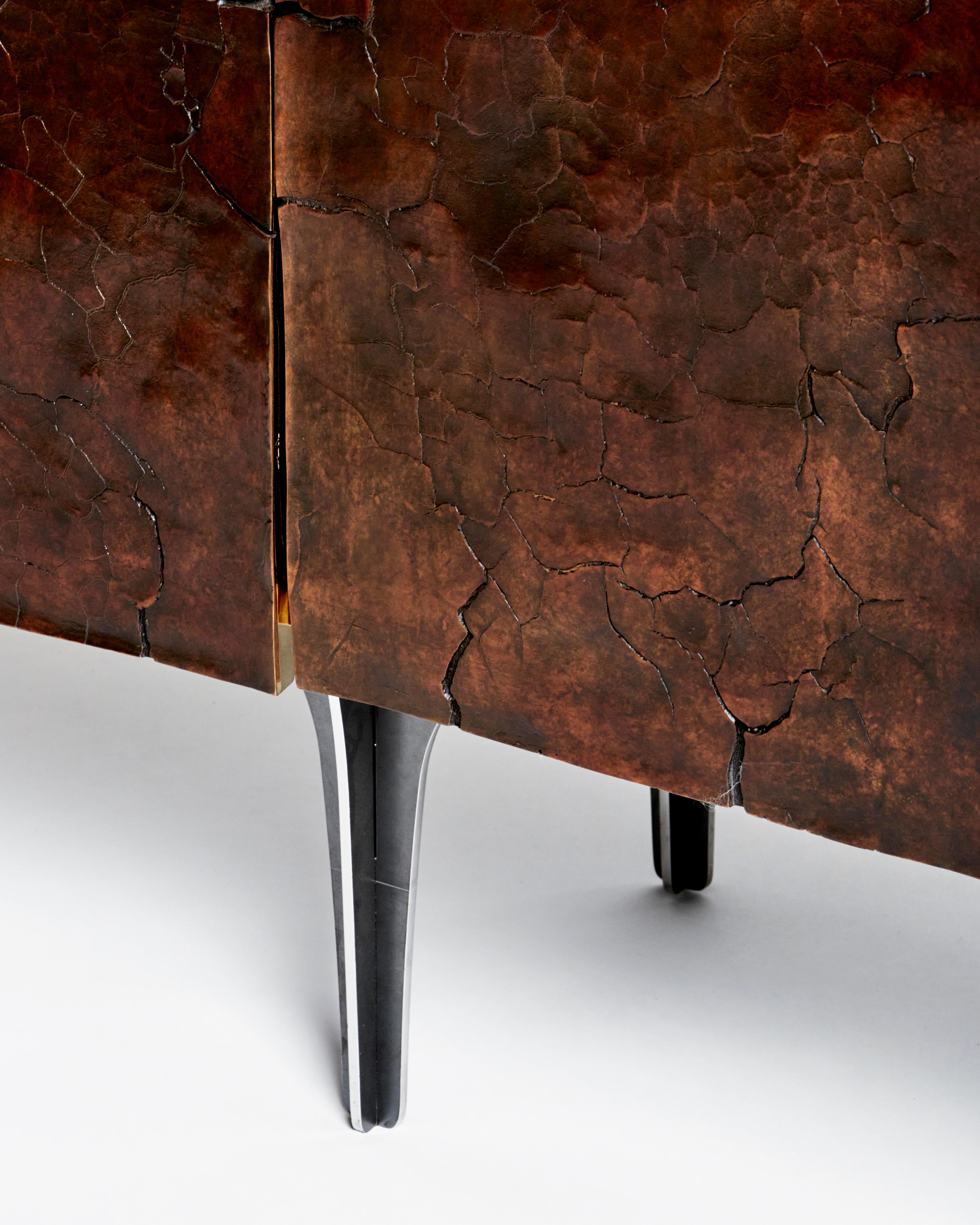 XXI secolo e contemporaneo Credenza contemporanea in bronzo e legno di Erwan Boulloud, Francia in vendita