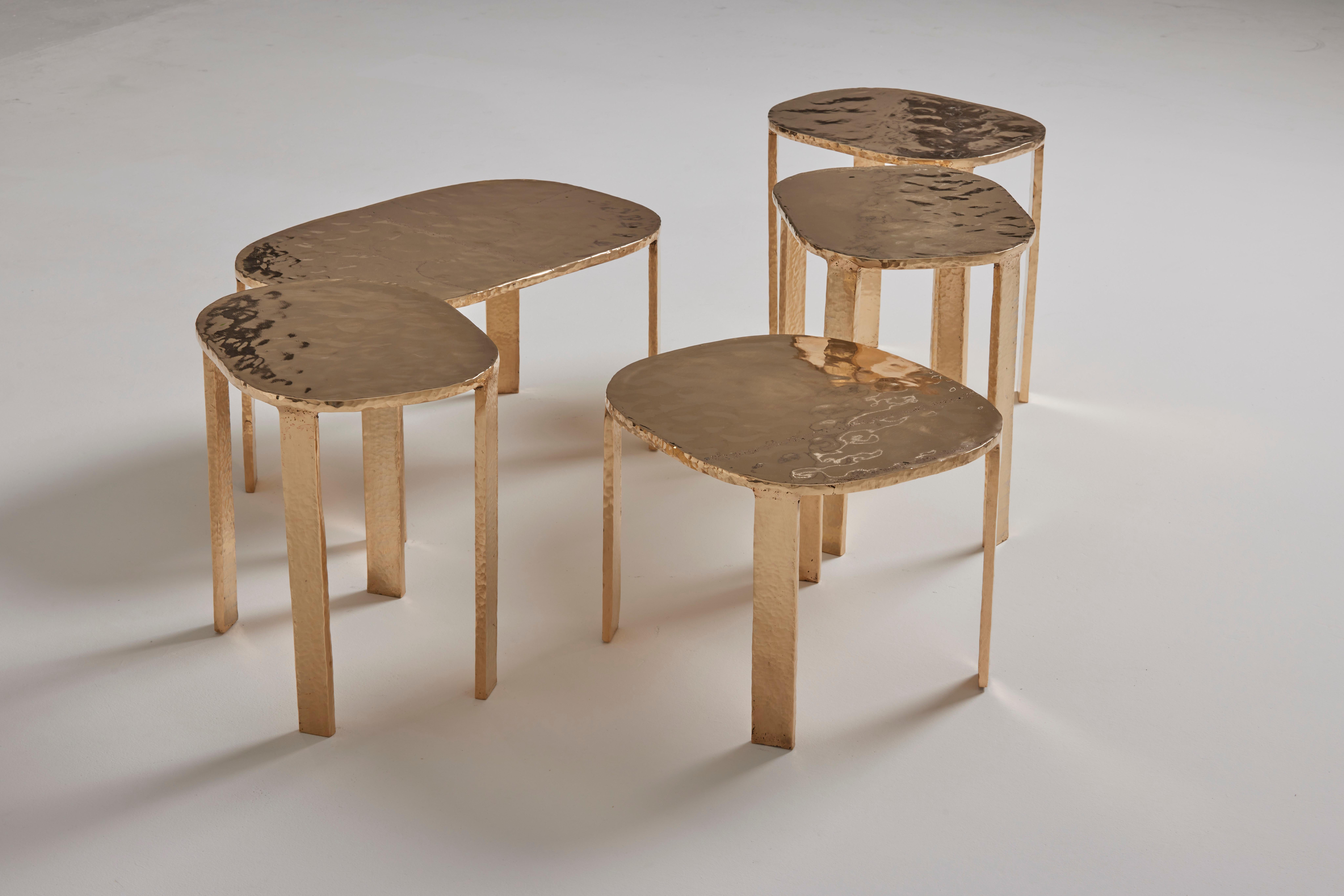 Français Table d'appoint contemporaine en bronze Auréas par Colo Studio, France en vente
