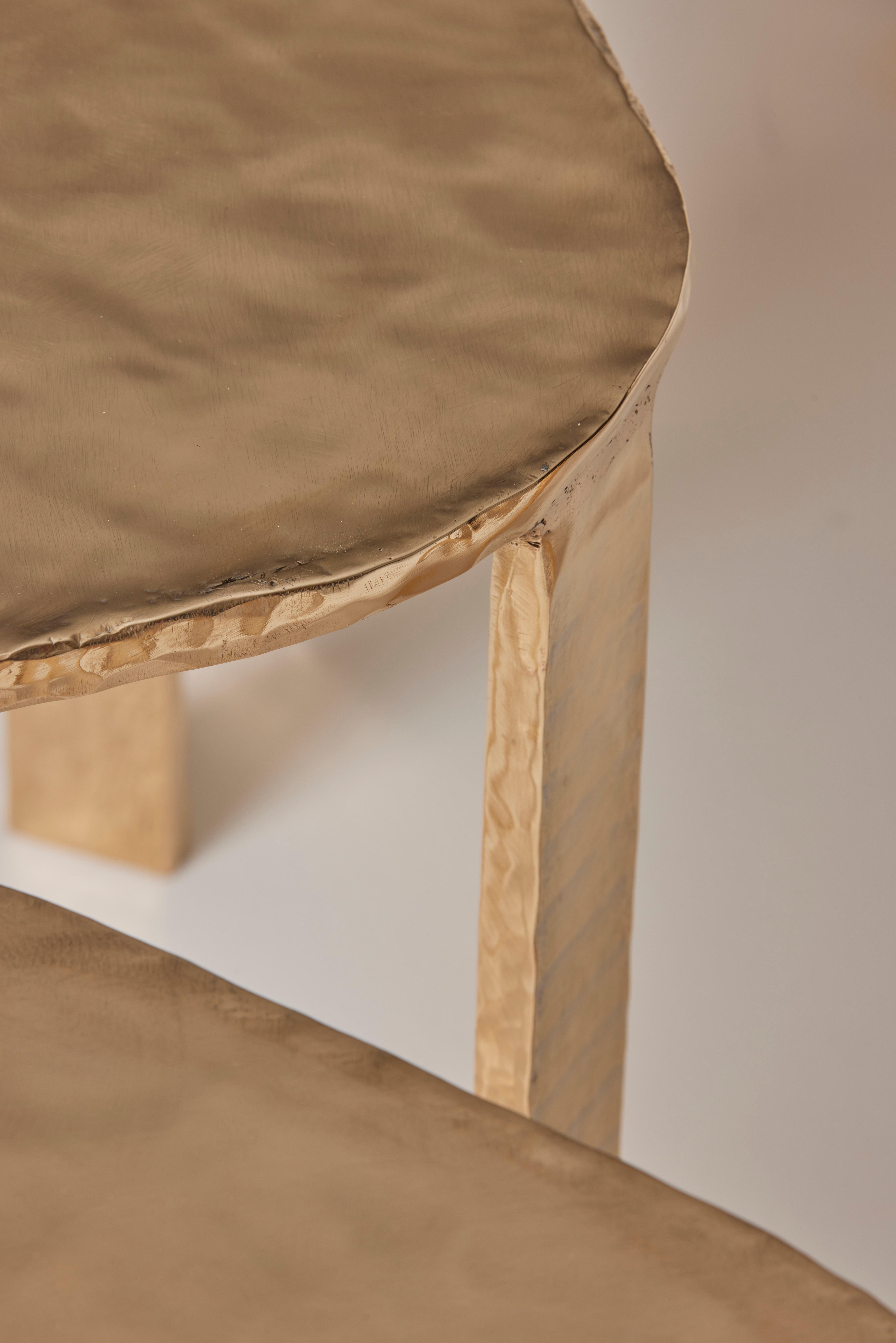 Bronze Table d'appoint contemporaine en bronze Auréas par Colo Studio, France en vente
