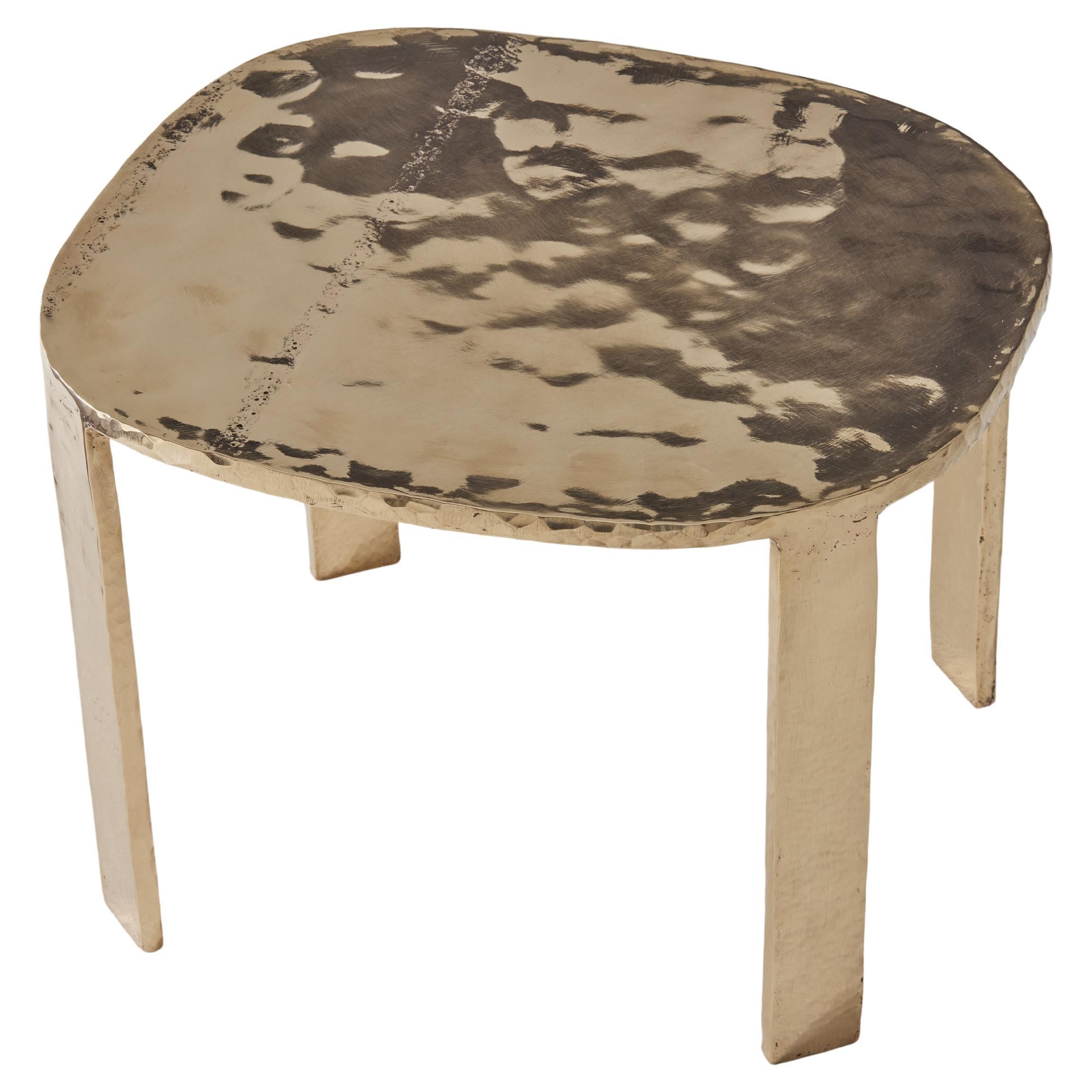 Table d'appoint contemporaine en bronze Auréas par Colo Studio, France