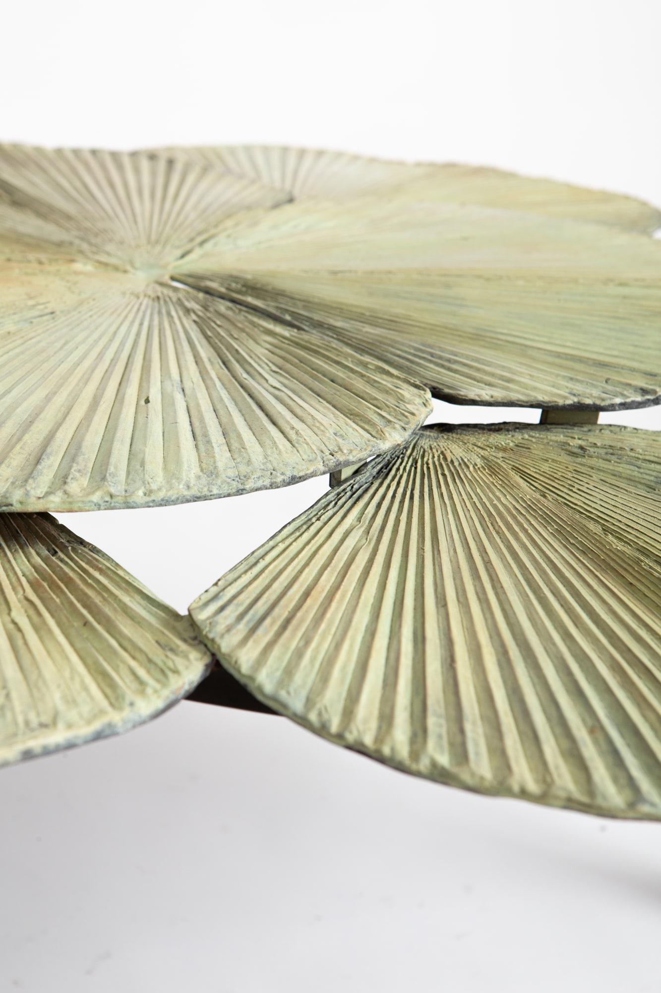 Table basse contemporaine à éventail en bronze par Clotilde Ancarani en vente 1