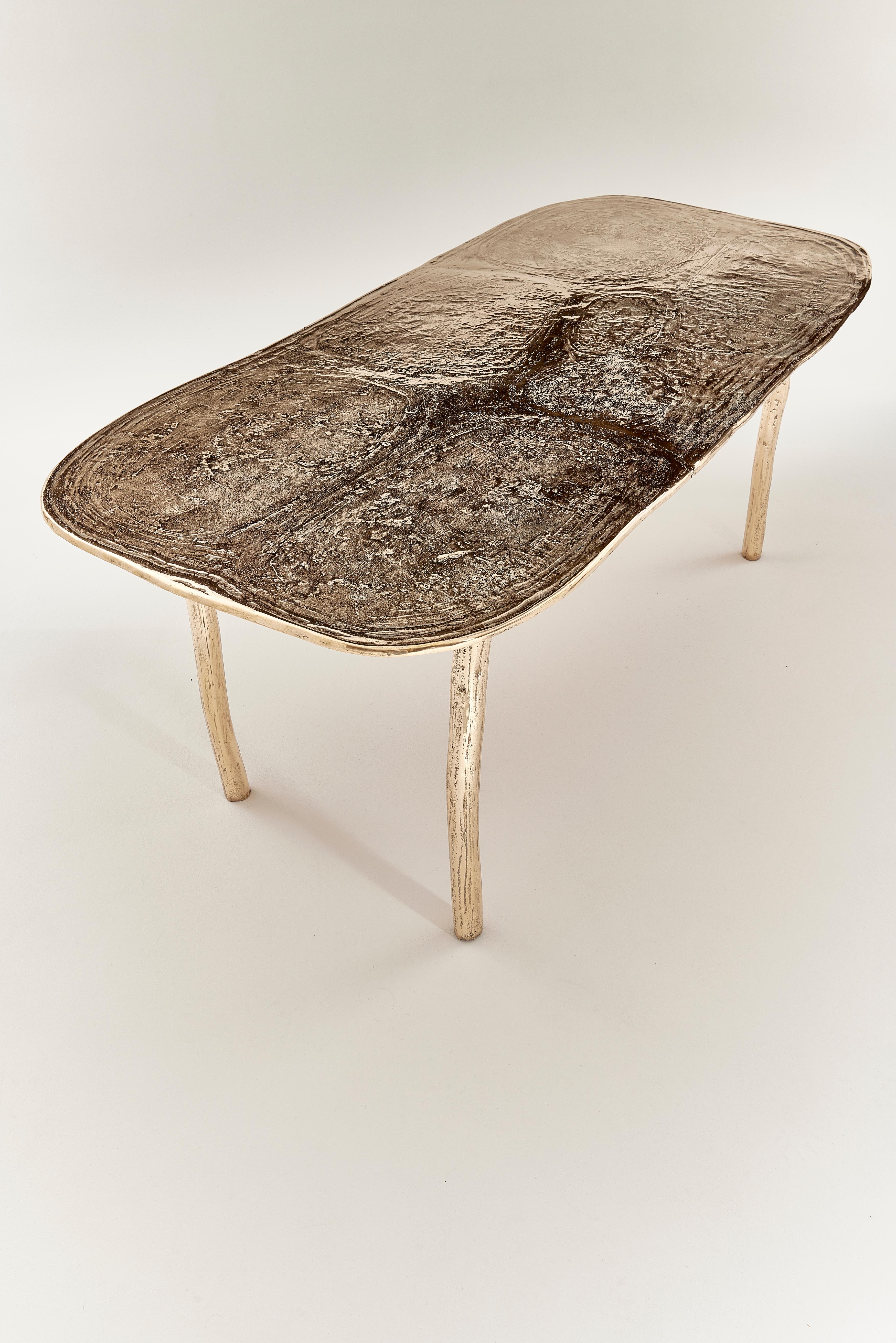 Mesa de Comedor Contemporánea Bronce Dorado Polaco de Colo Studio, Francia Hecho a mano en venta