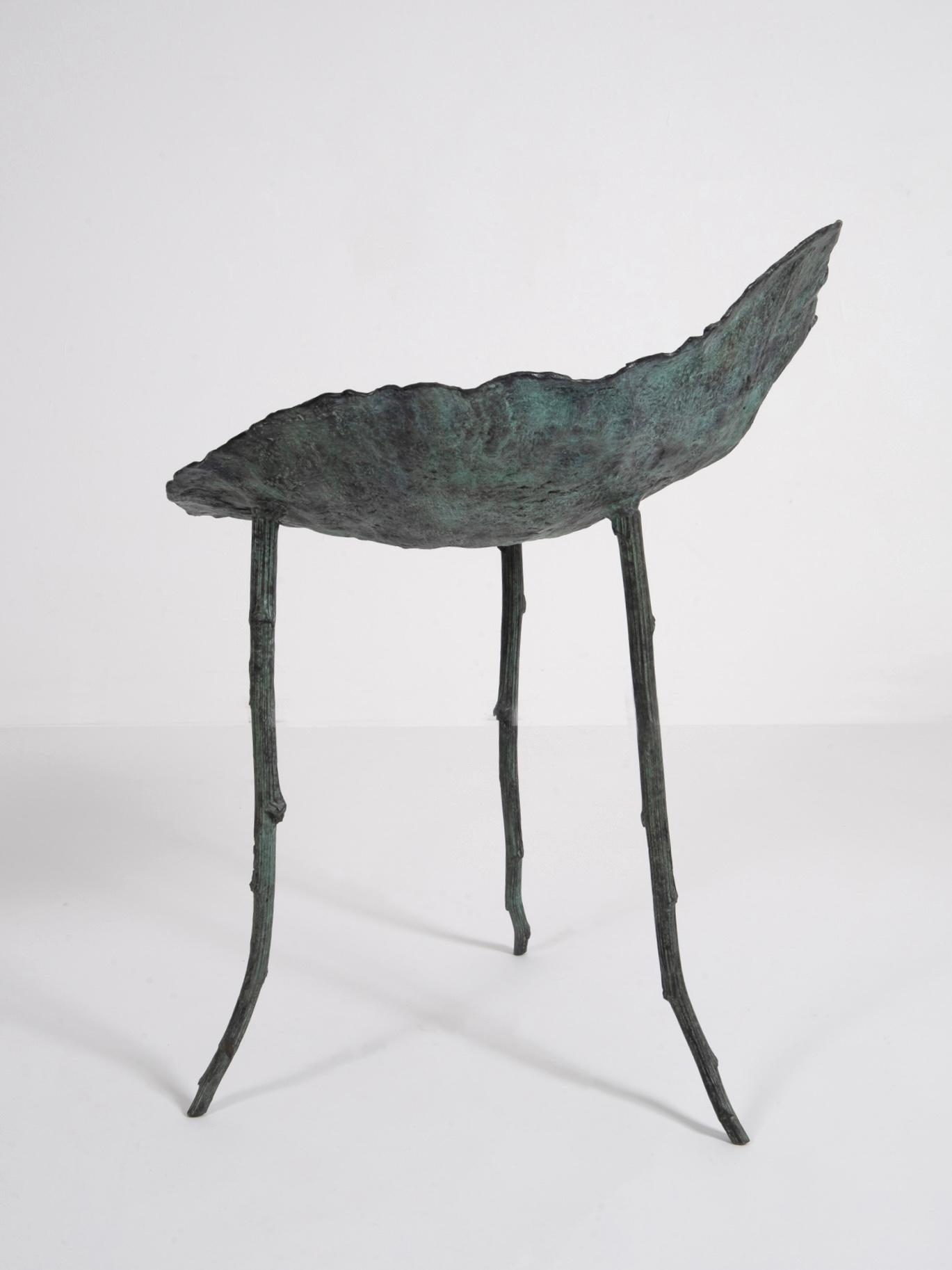 XXIe siècle et contemporain Chaise contemporaine en forme de feuille en bronze de Clotilde Ancarani en vente