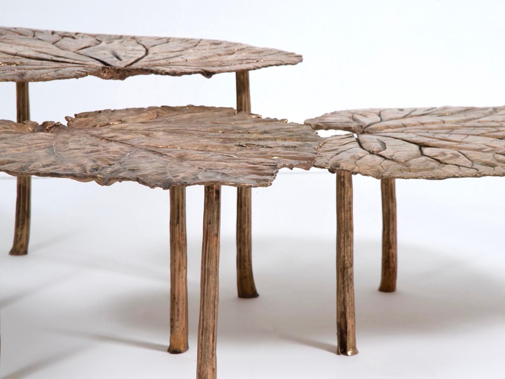 Fait main Table basse contemporaine en feuilles de bronze de Clotilde Ancarani en vente