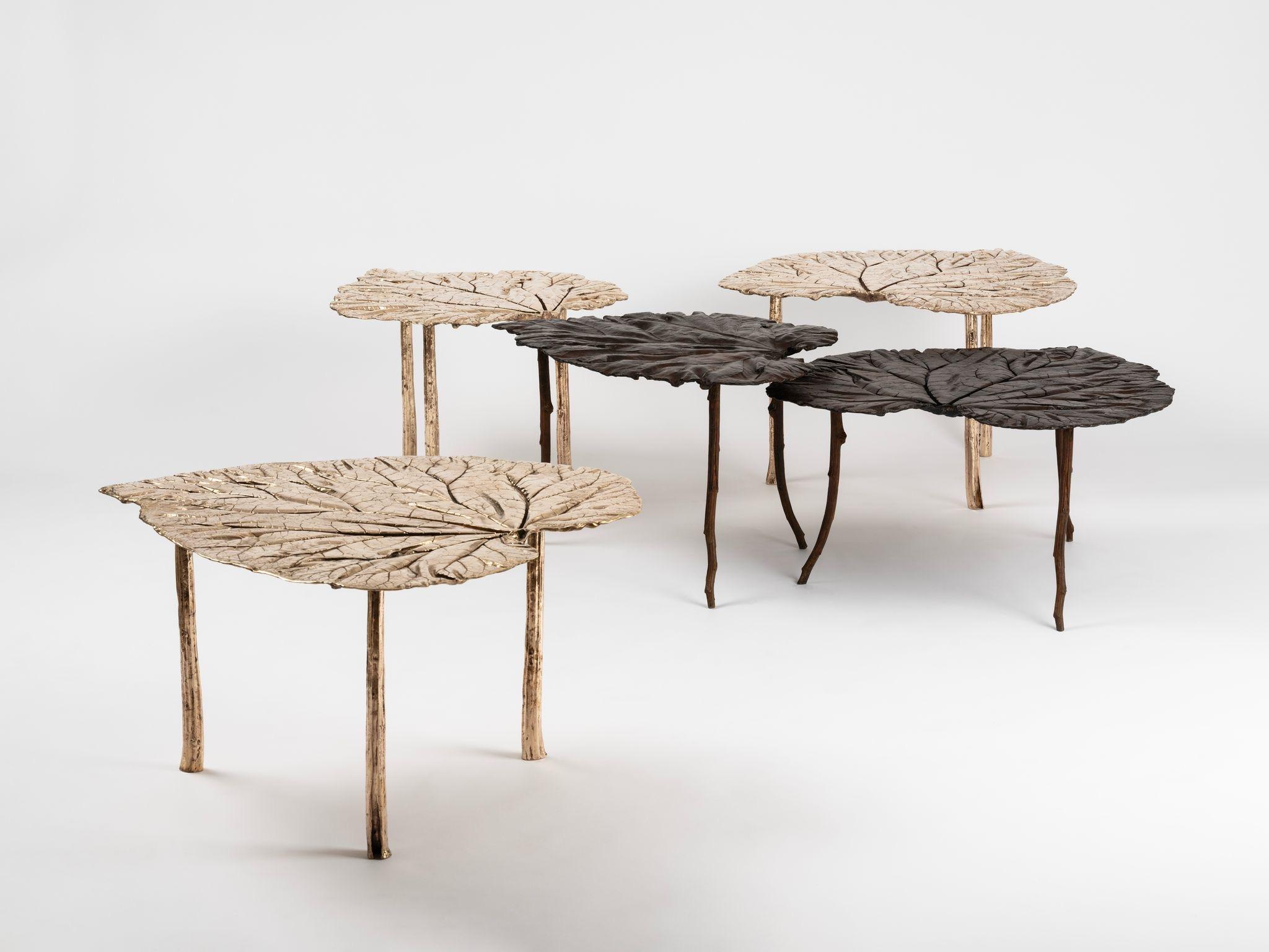 Table basse contemporaine en feuilles de bronze de Clotilde Ancarani Neuf - En vente à London, GB
