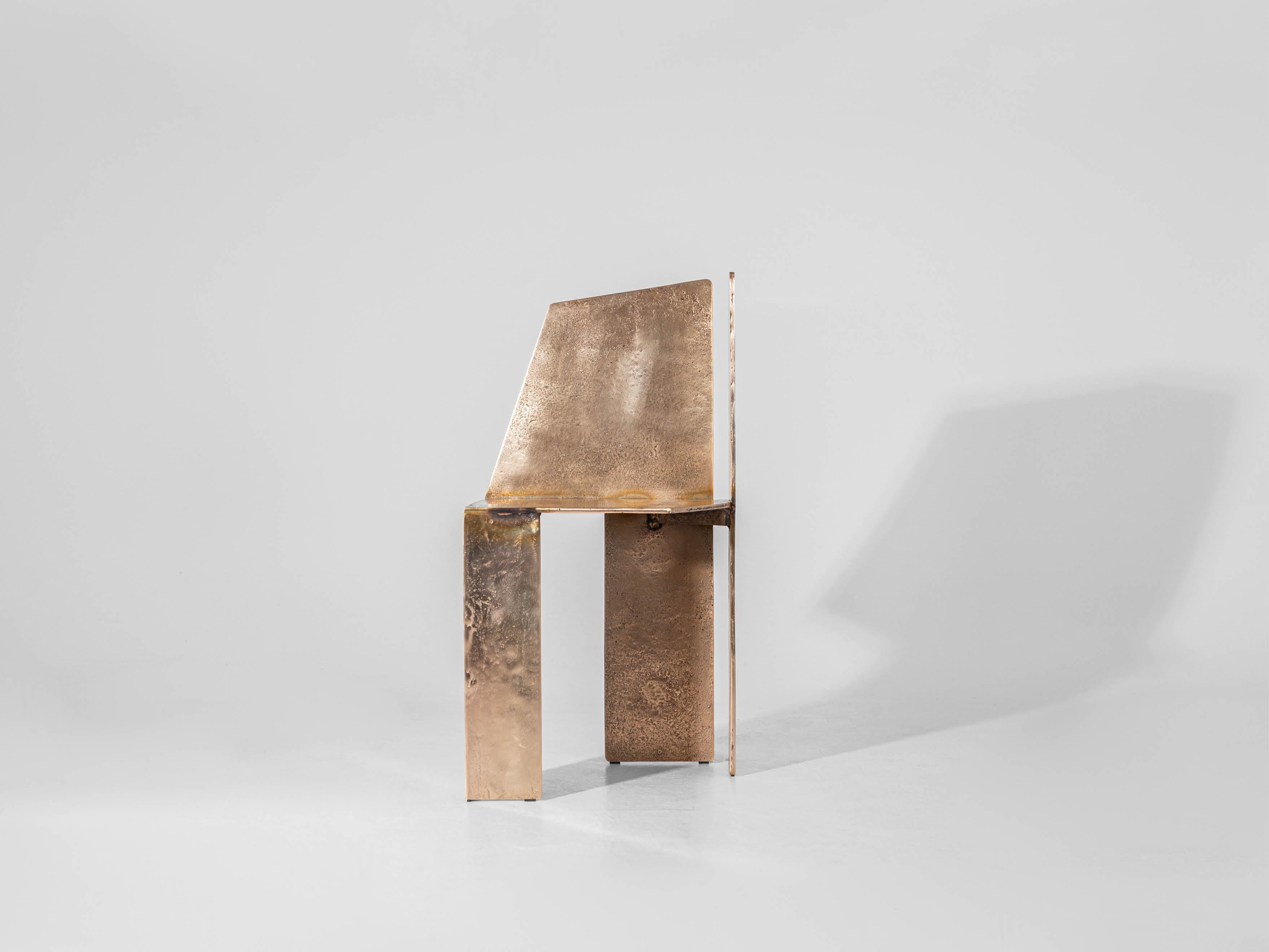 Moderno Sedia scultorea Cadrega in metallo bronzato Made in Italy di HESSENTIA in vendita