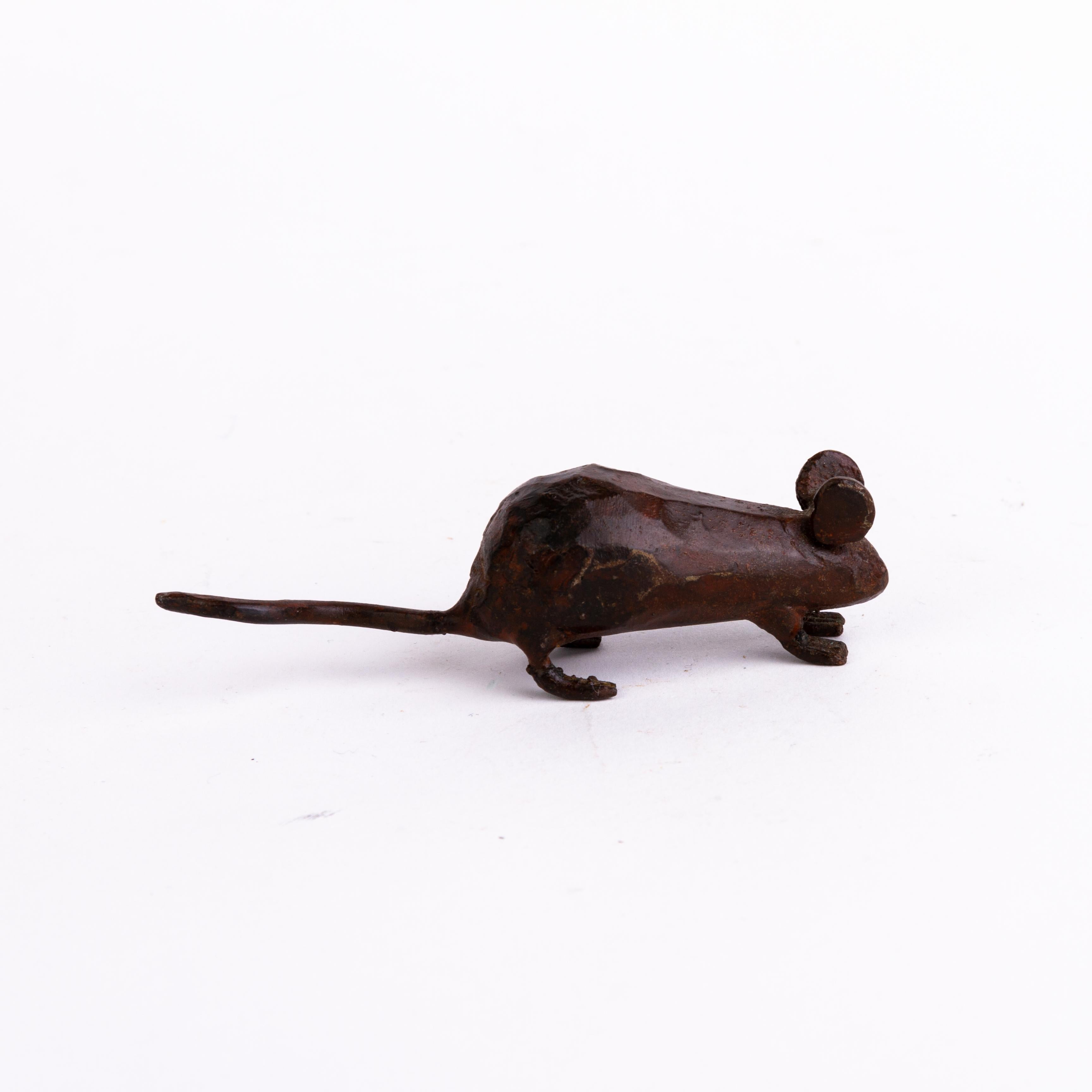 Sculpture contemporaine en bronze représentant une souris Bon état - En vente à Nottingham, GB